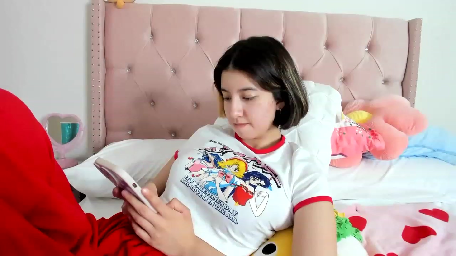 Gallery image thumbnail from Cherrycute666's myfreecams stream on, 01/18/2023, 15:03 image 3 of 20