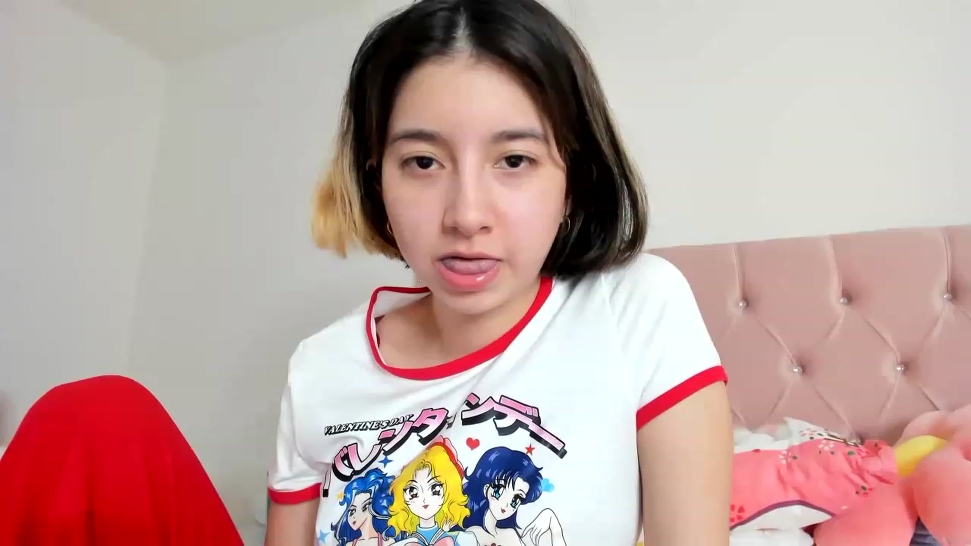 Gallery image thumbnail from Cherrycute666's myfreecams stream on, 01/18/2023, 16:46 image 18 of 20