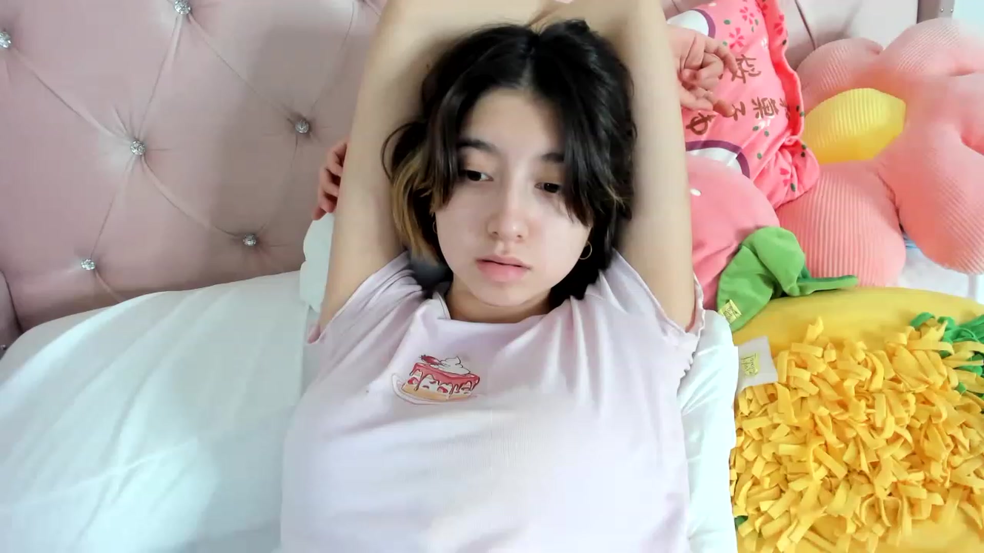 Gallery image thumbnail from Cherrycute666's myfreecams stream on, 01/19/2023, 11:27 image 13 of 20