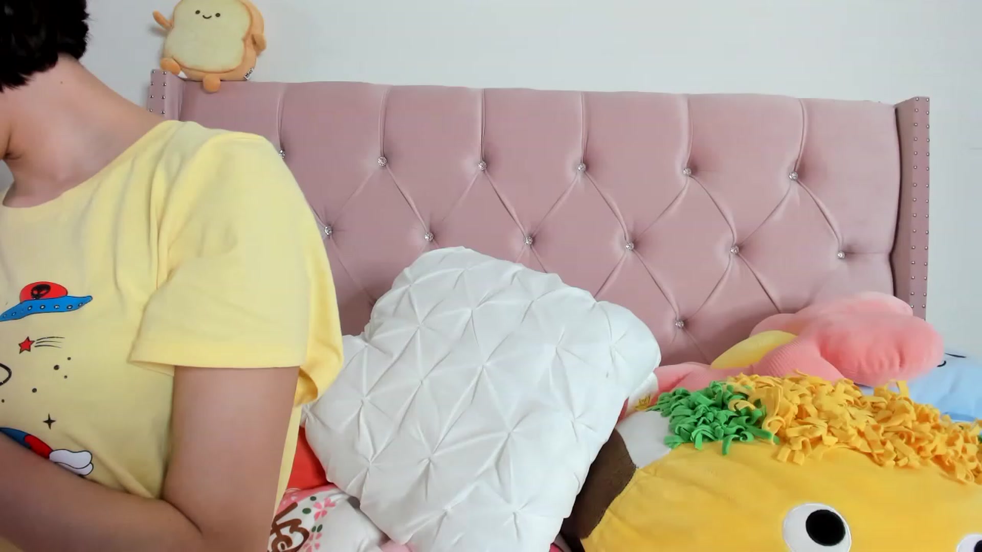 Gallery image thumbnail from Cherrycute666's myfreecams stream on, 01/20/2023, 02:36 image 19 of 20