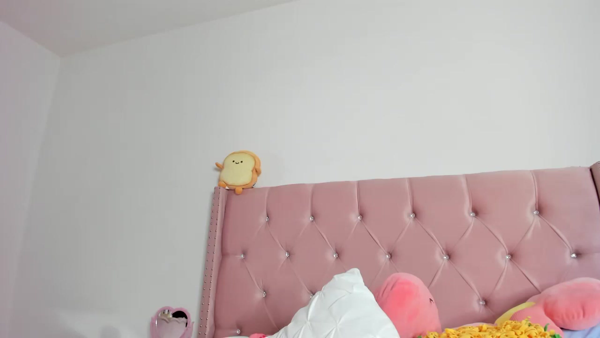 Gallery image thumbnail from Cherrycute666's myfreecams stream on, 01/20/2023, 02:36 image 5 of 20