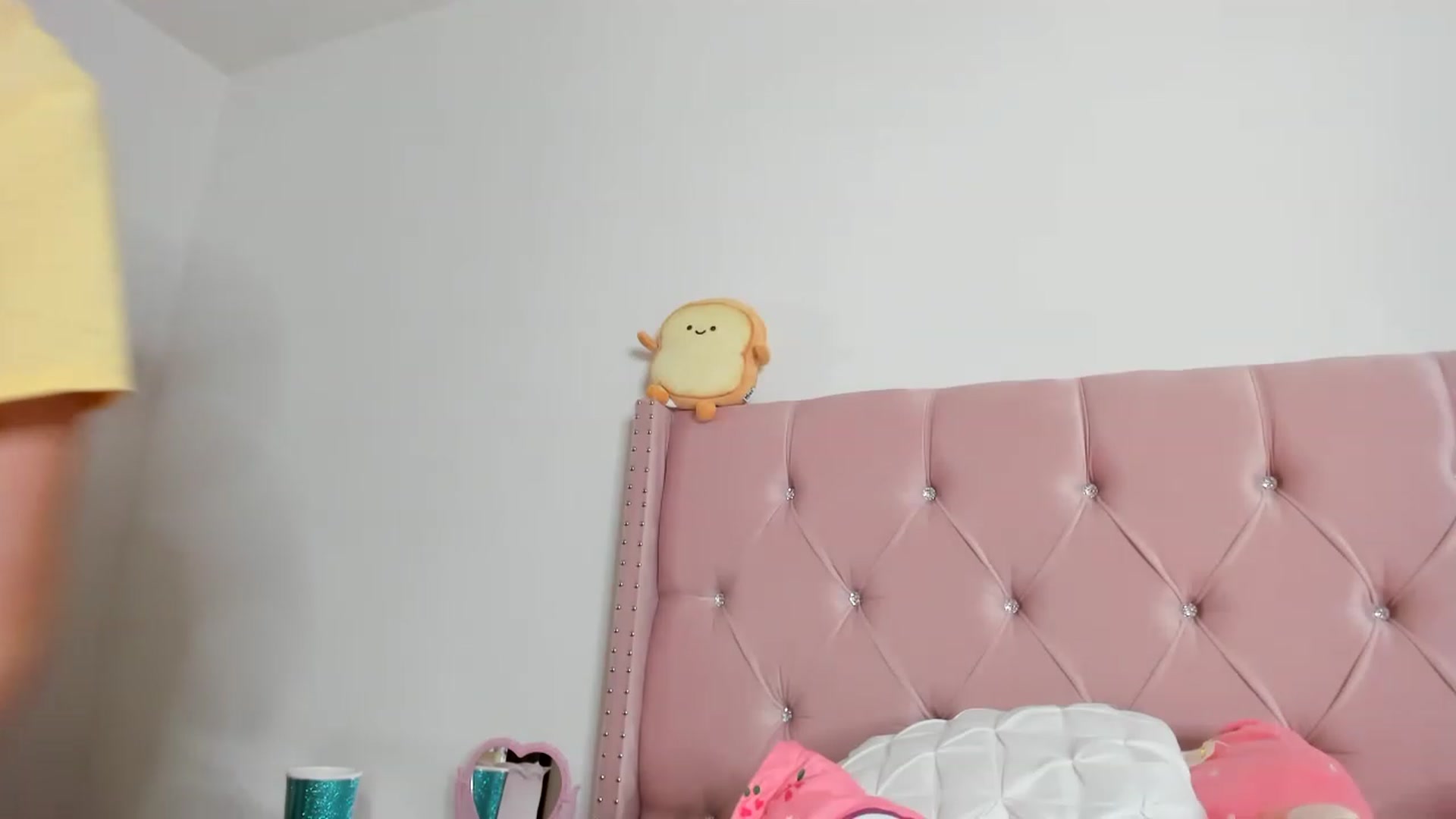 Gallery image thumbnail from Cherrycute666's myfreecams stream on, 01/20/2023, 04:12 image 8 of 20