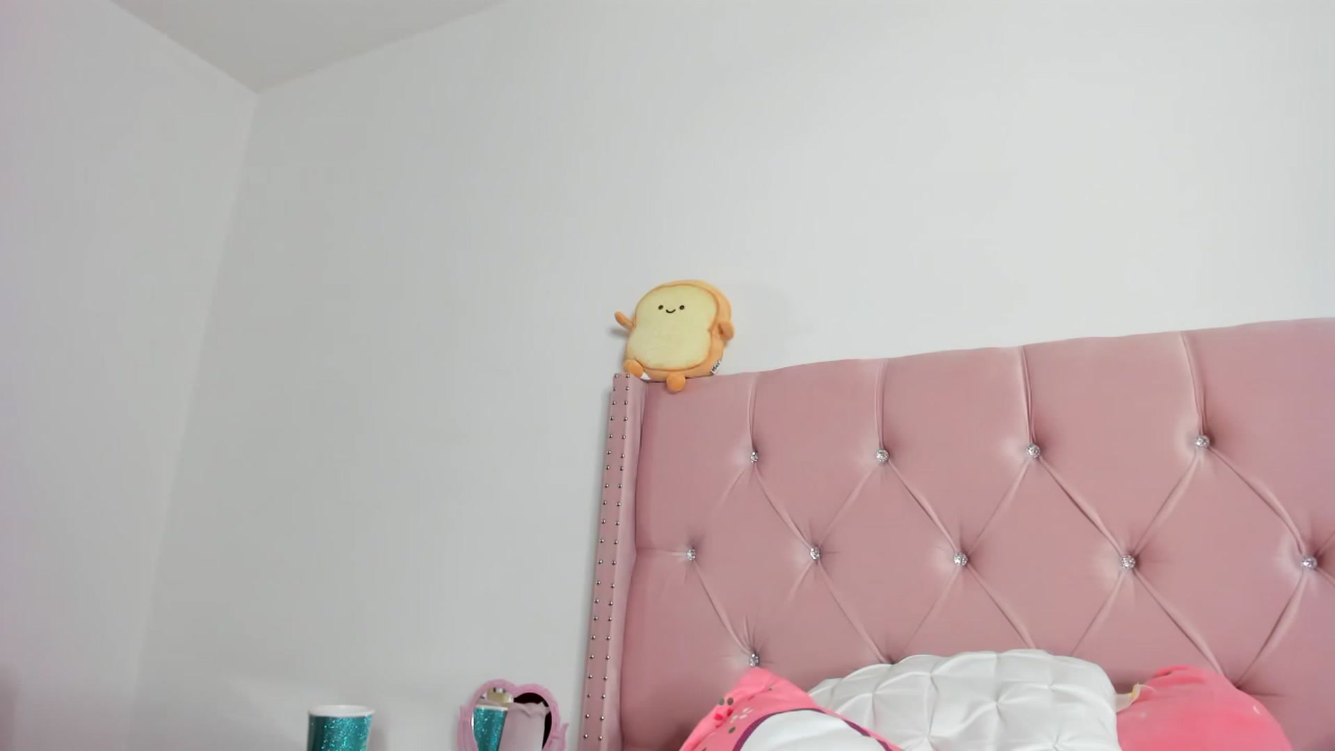 Gallery image thumbnail from Cherrycute666's myfreecams stream on, 01/20/2023, 04:12 image 4 of 20