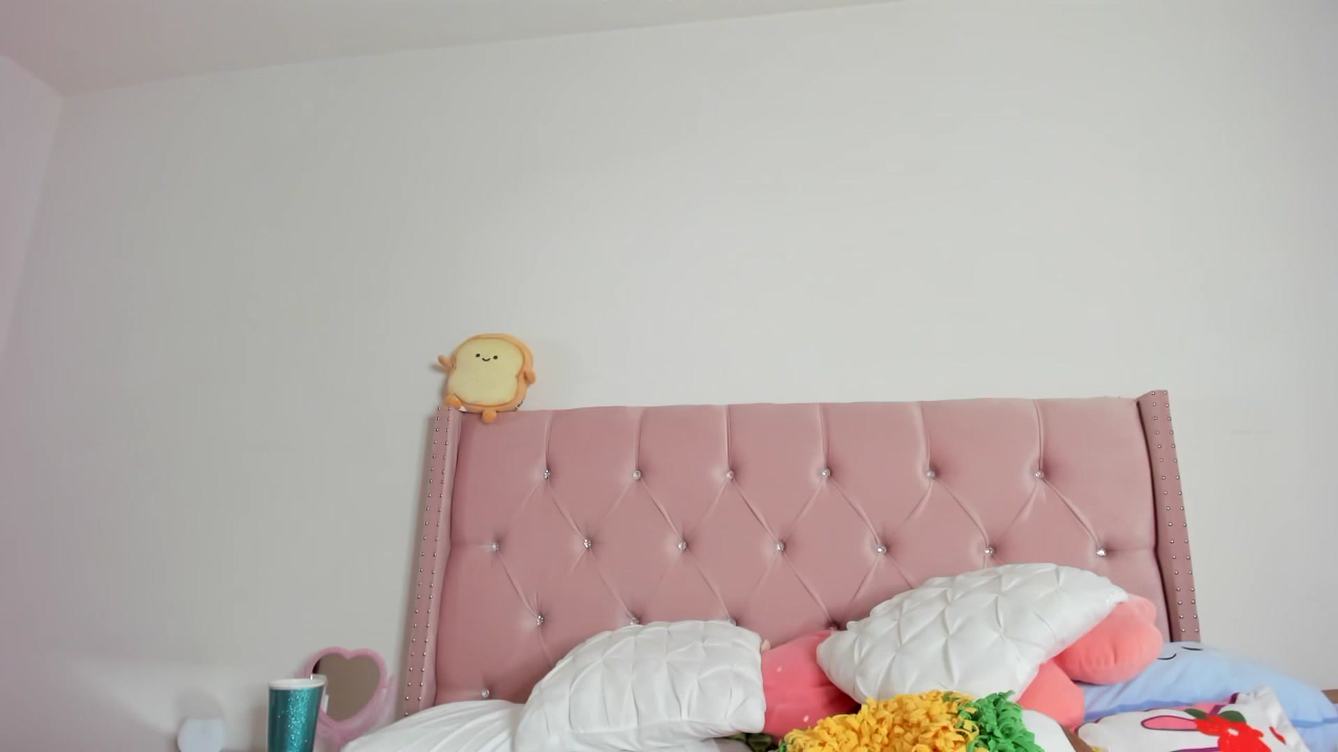 Gallery image thumbnail from Cherrycute666's myfreecams stream on, 01/20/2023, 08:23 image 10 of 20