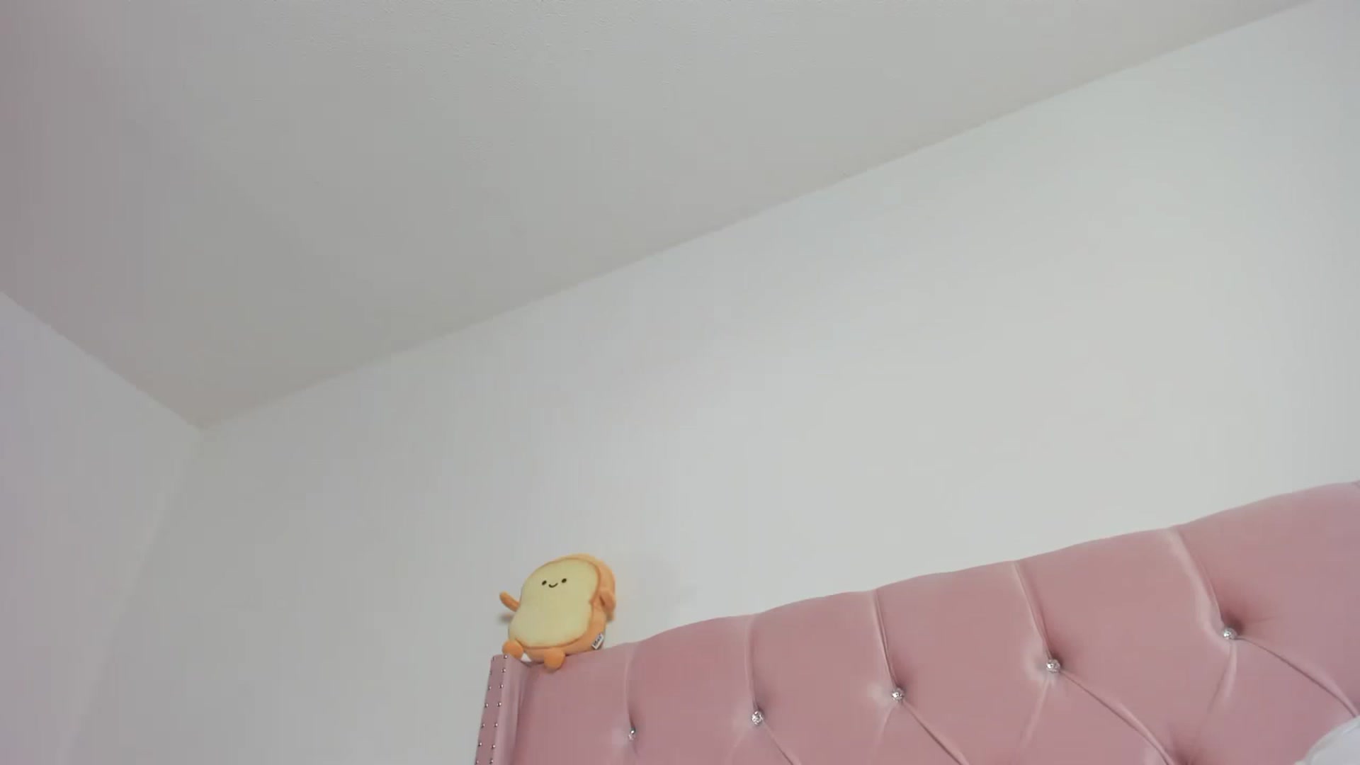 Gallery image thumbnail from Cherrycute666's myfreecams stream on, 01/20/2023, 08:23 image 19 of 20