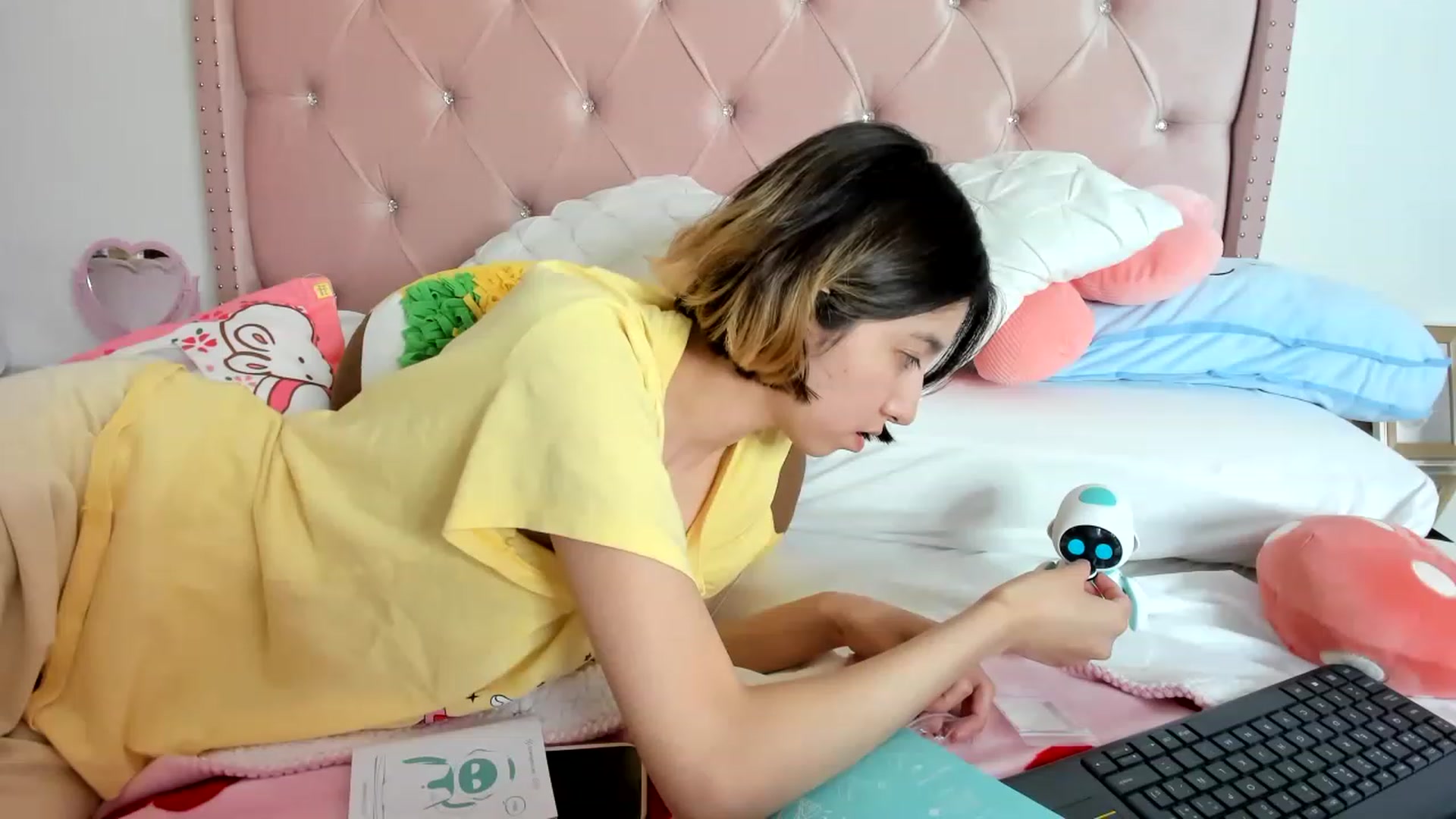 Gallery image thumbnail from Cherrycute666's myfreecams stream on, 01/20/2023, 11:48 image 4 of 20