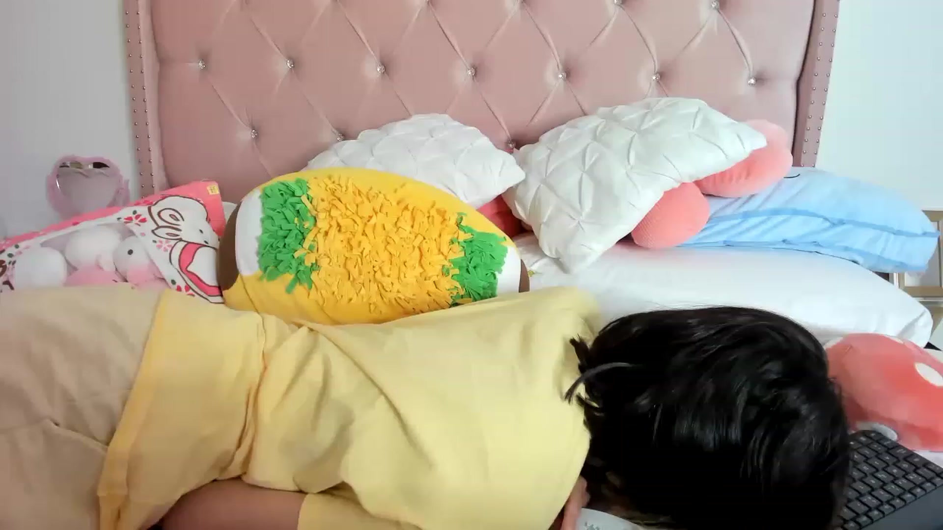 Gallery image thumbnail from Cherrycute666's myfreecams stream on, 01/20/2023, 11:48 image 2 of 20