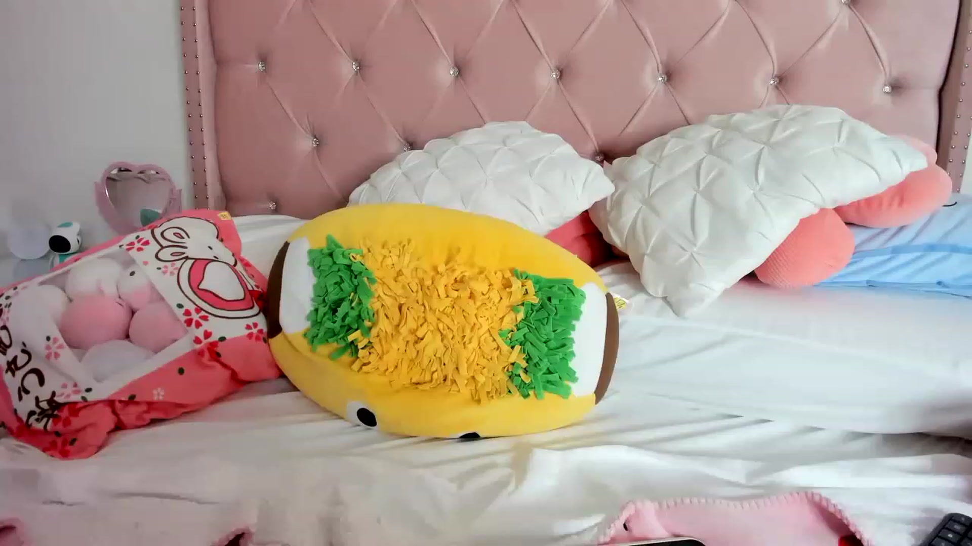 Gallery image thumbnail from Cherrycute666's myfreecams stream on, 01/20/2023, 11:48 image 20 of 20