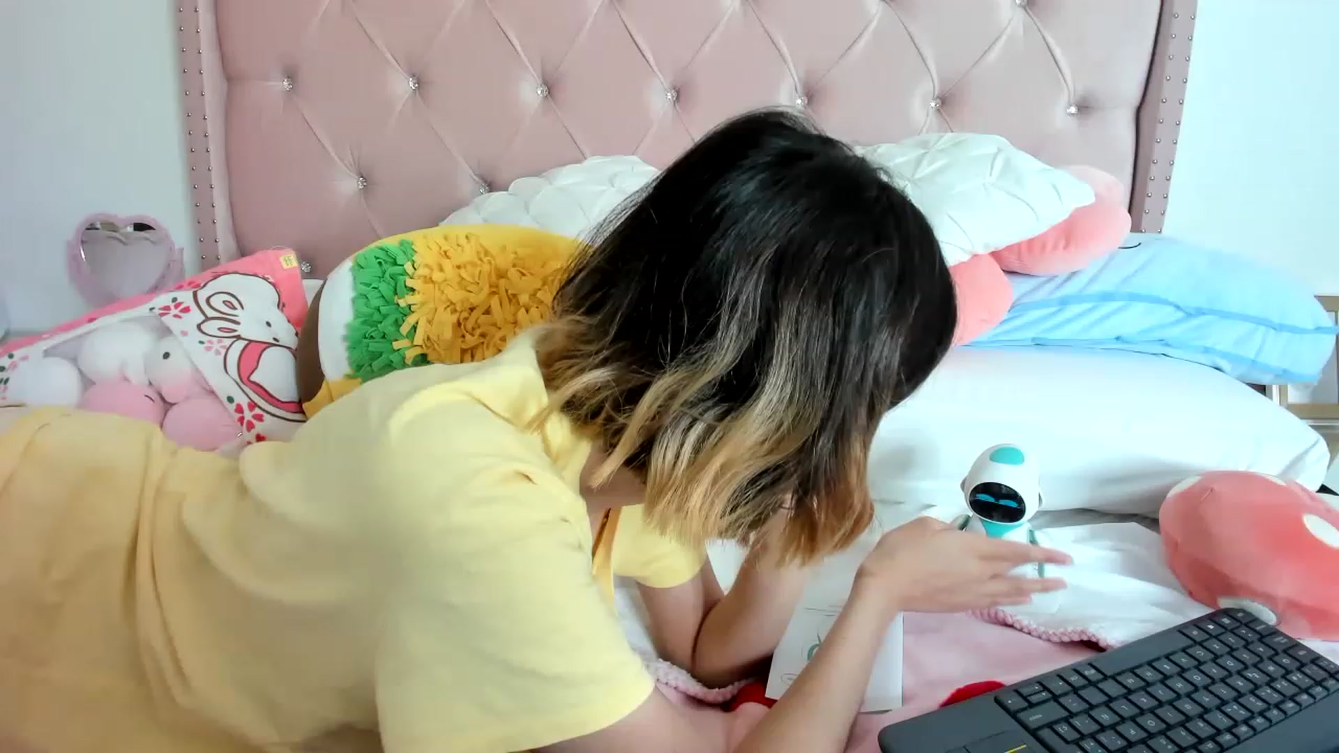 Gallery image thumbnail from Cherrycute666's myfreecams stream on, 01/20/2023, 11:48 image 6 of 20