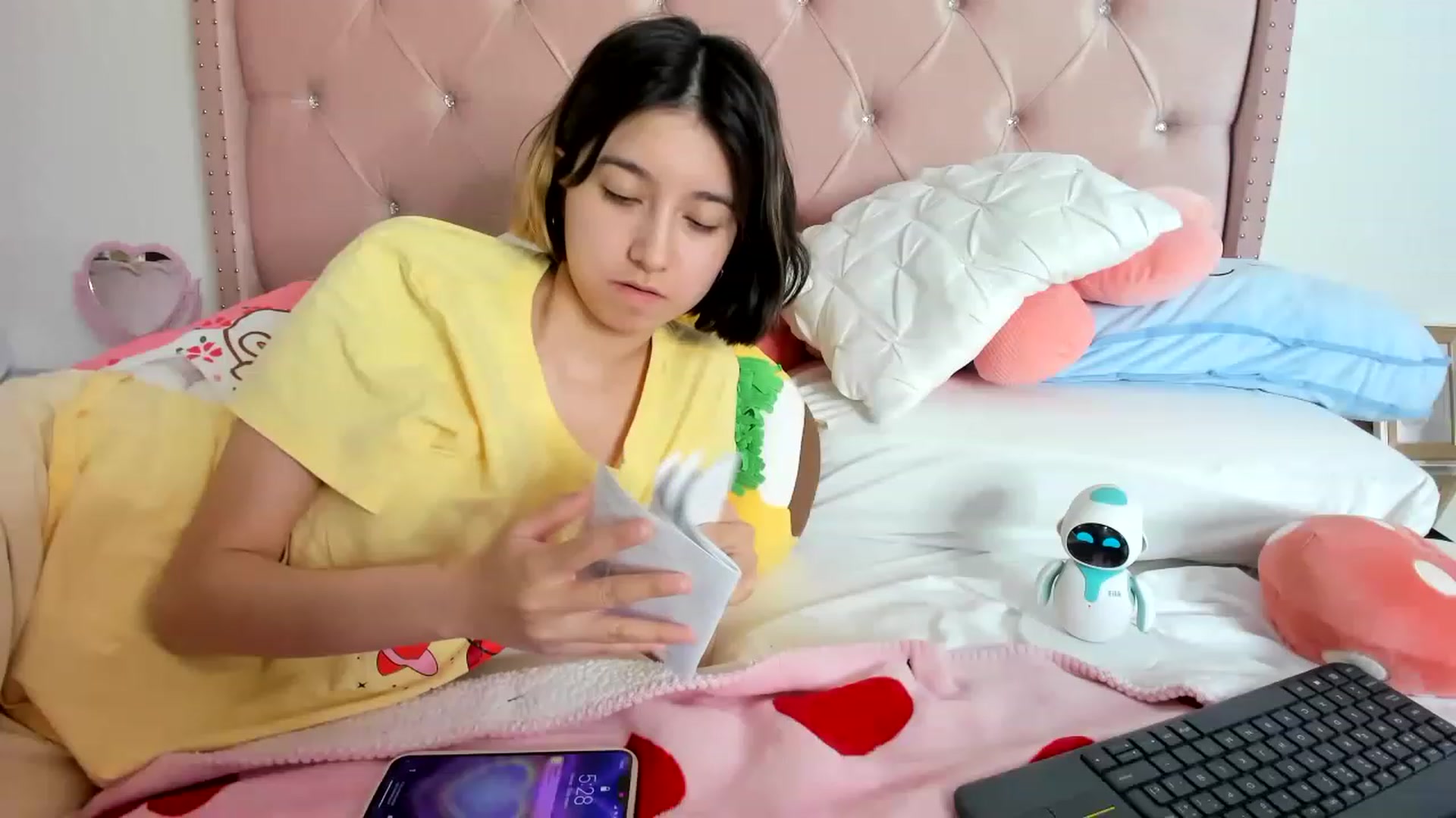 Gallery image thumbnail from Cherrycute666's myfreecams stream on, 01/20/2023, 11:48 image 1 of 20
