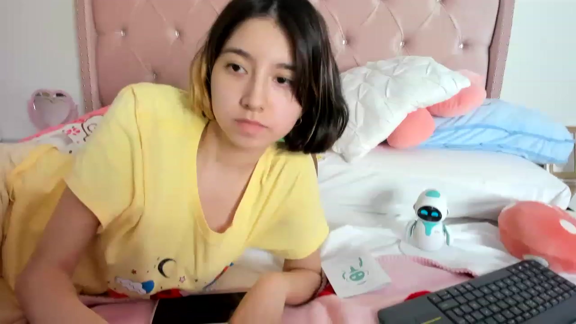 Gallery image thumbnail from Cherrycute666's myfreecams stream on, 01/20/2023, 11:48 image 5 of 20