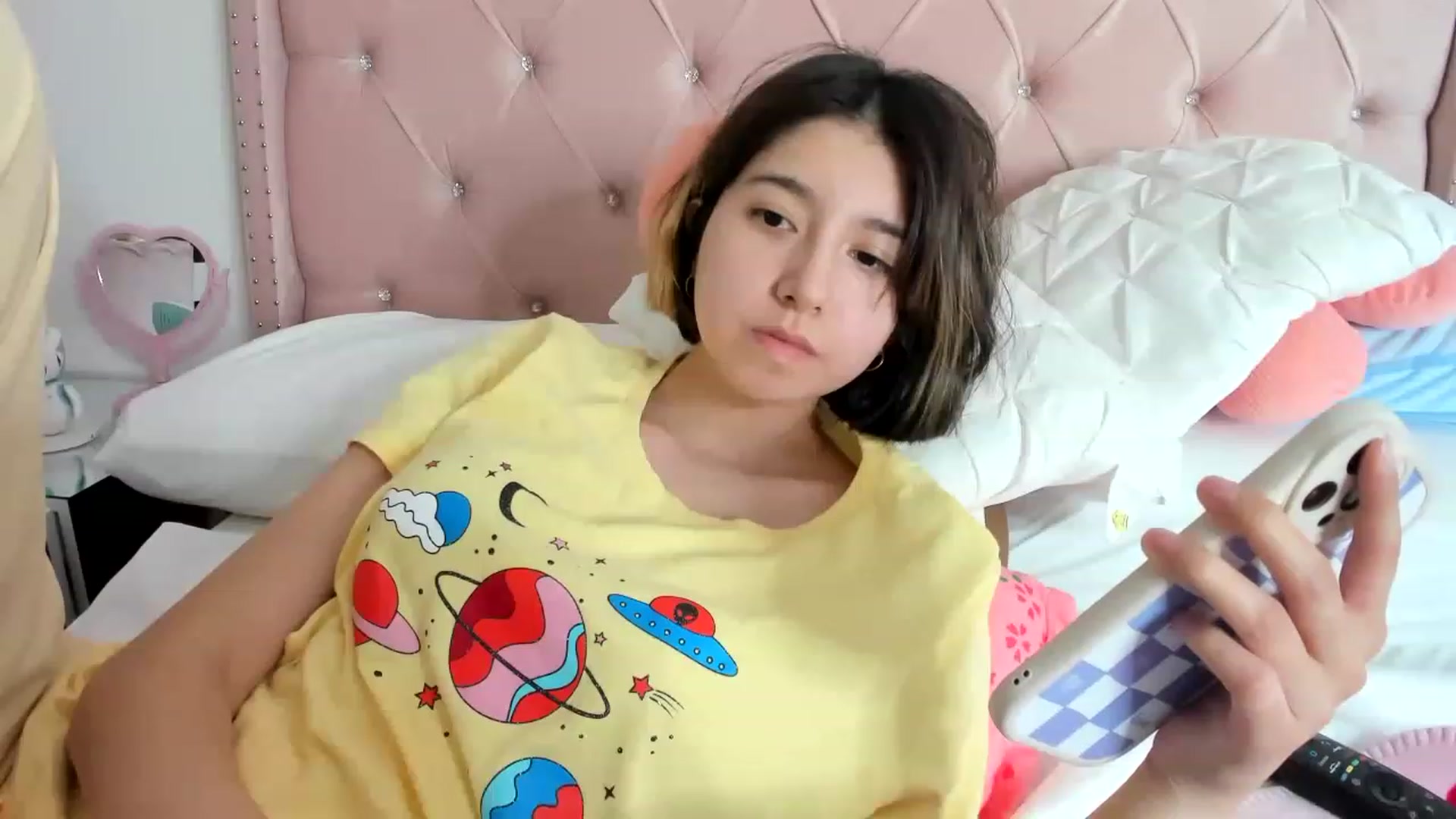 Gallery image thumbnail from Cherrycute666's myfreecams stream on, 01/20/2023, 13:06 image 8 of 20