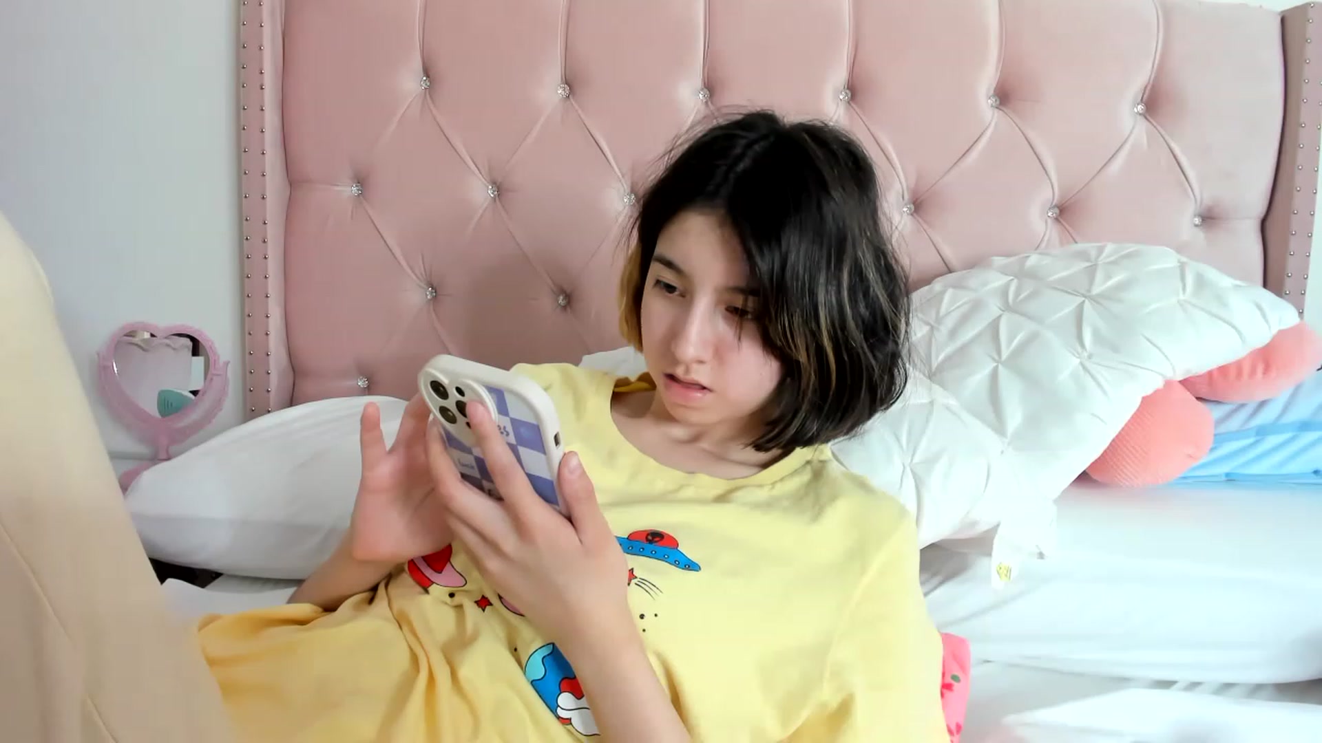 Gallery image thumbnail from Cherrycute666's myfreecams stream on, 01/20/2023, 13:06 image 5 of 20
