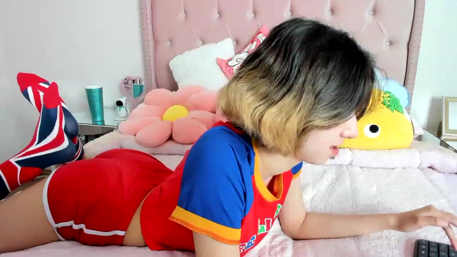 Gallery image thumbnail from Cherrycute666's myfreecams stream on, 01/21/2023, 05:06 image 2 of 20