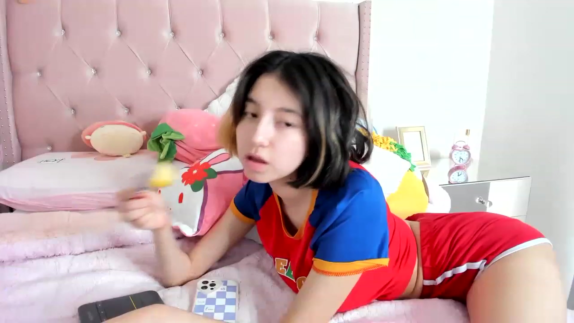 Gallery image thumbnail from Cherrycute666's myfreecams stream on, 01/21/2023, 17:04 image 15 of 20