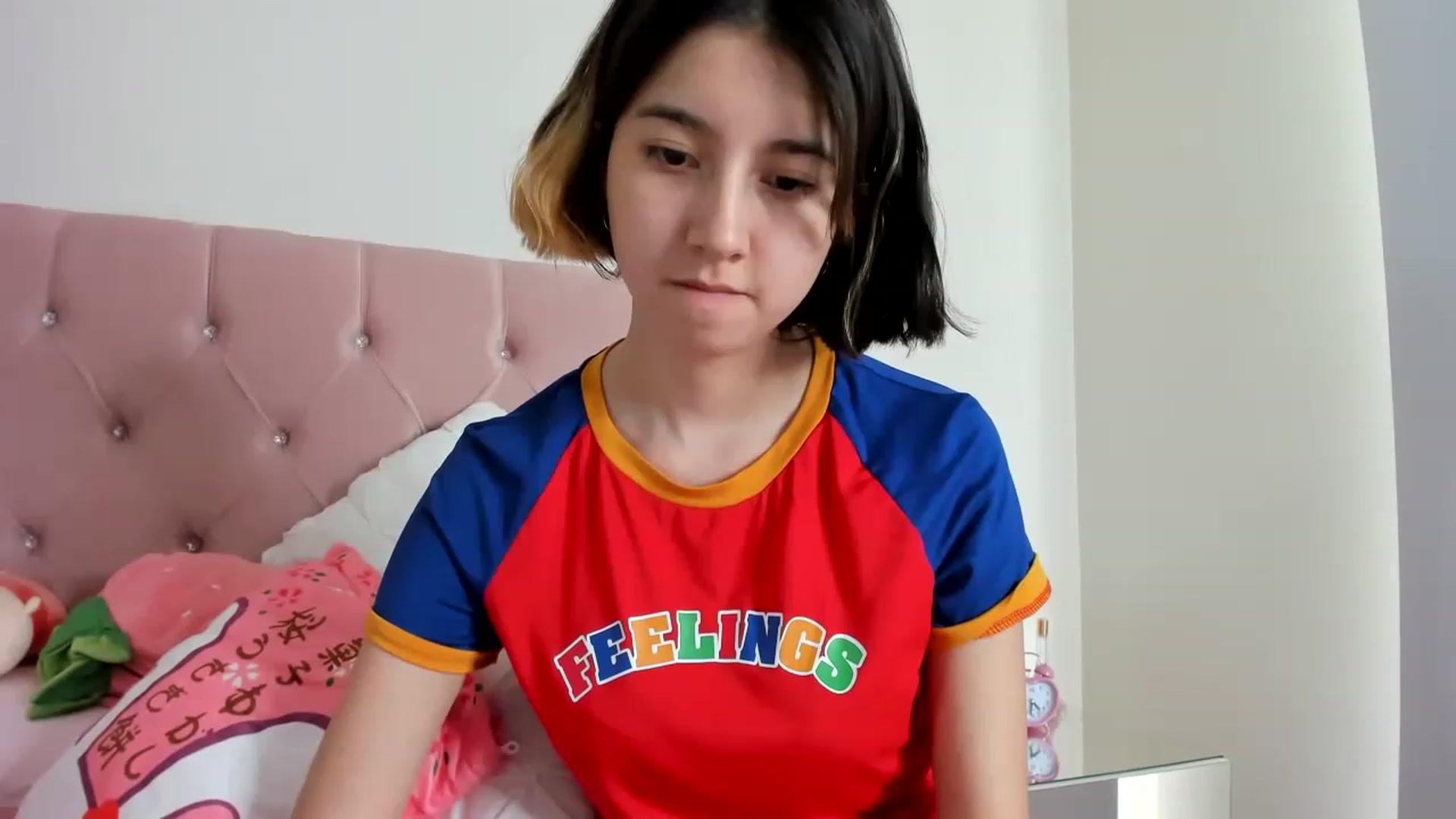 Gallery image thumbnail from Cherrycute666's myfreecams stream on, 01/21/2023, 17:04 image 12 of 20