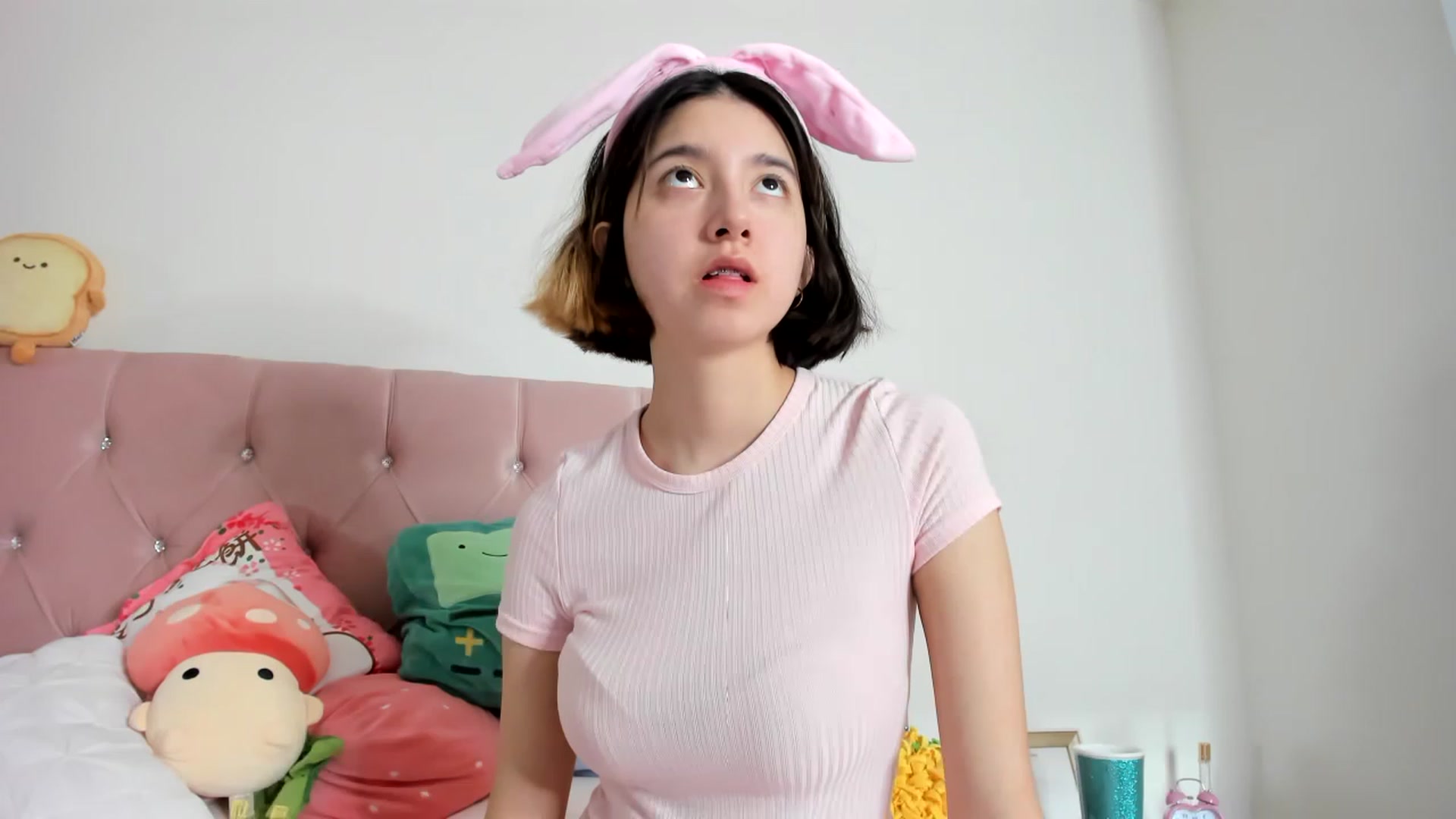 Gallery image thumbnail from Cherrycute666's myfreecams stream on, 01/22/2023, 02:12 image 20 of 20