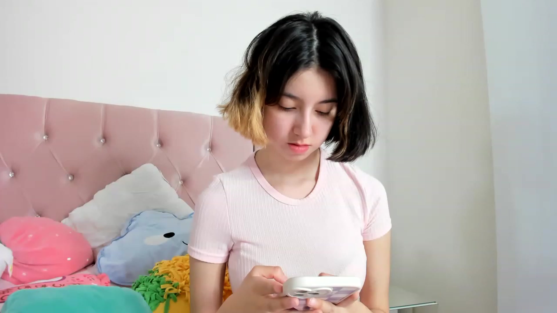 Gallery image thumbnail from Cherrycute666's myfreecams stream on, 01/22/2023, 02:12 image 13 of 20