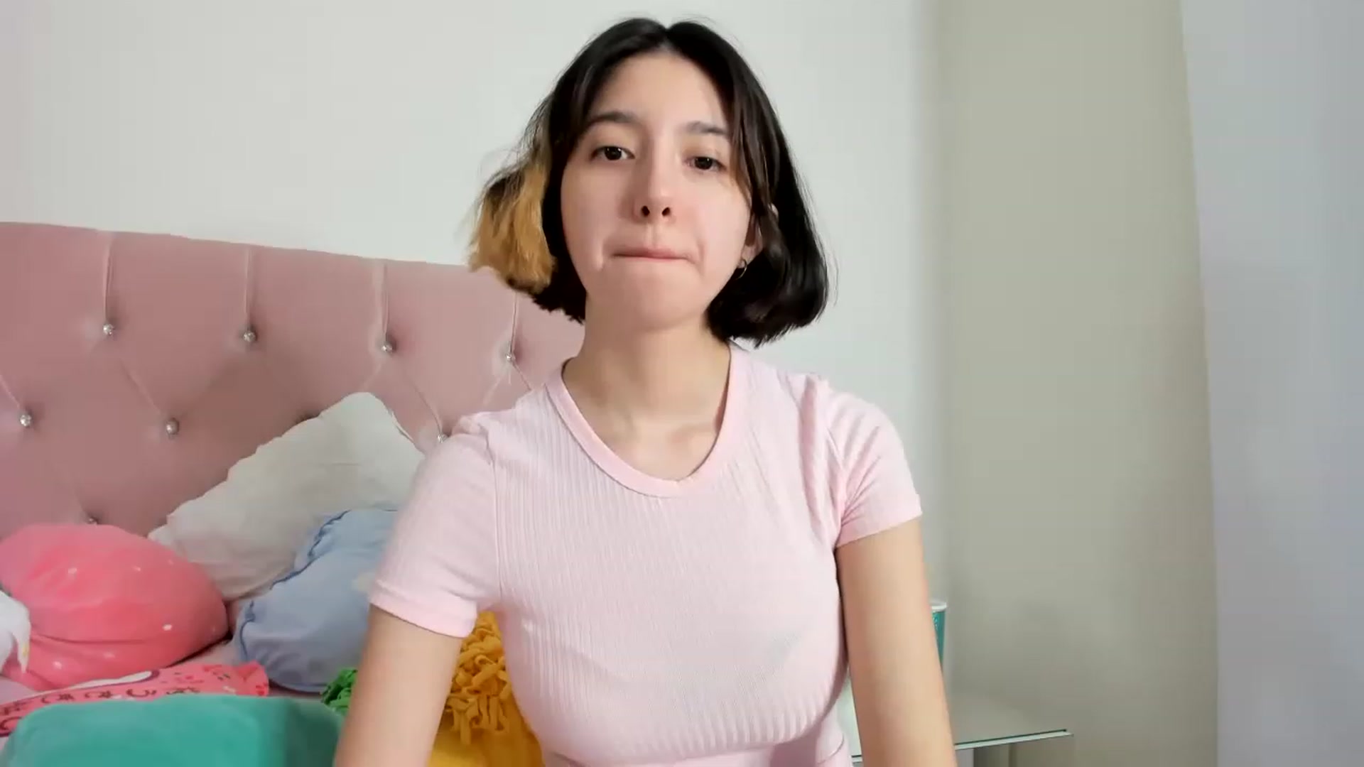 Gallery image thumbnail from Cherrycute666's myfreecams stream on, 01/22/2023, 02:12 image 12 of 20