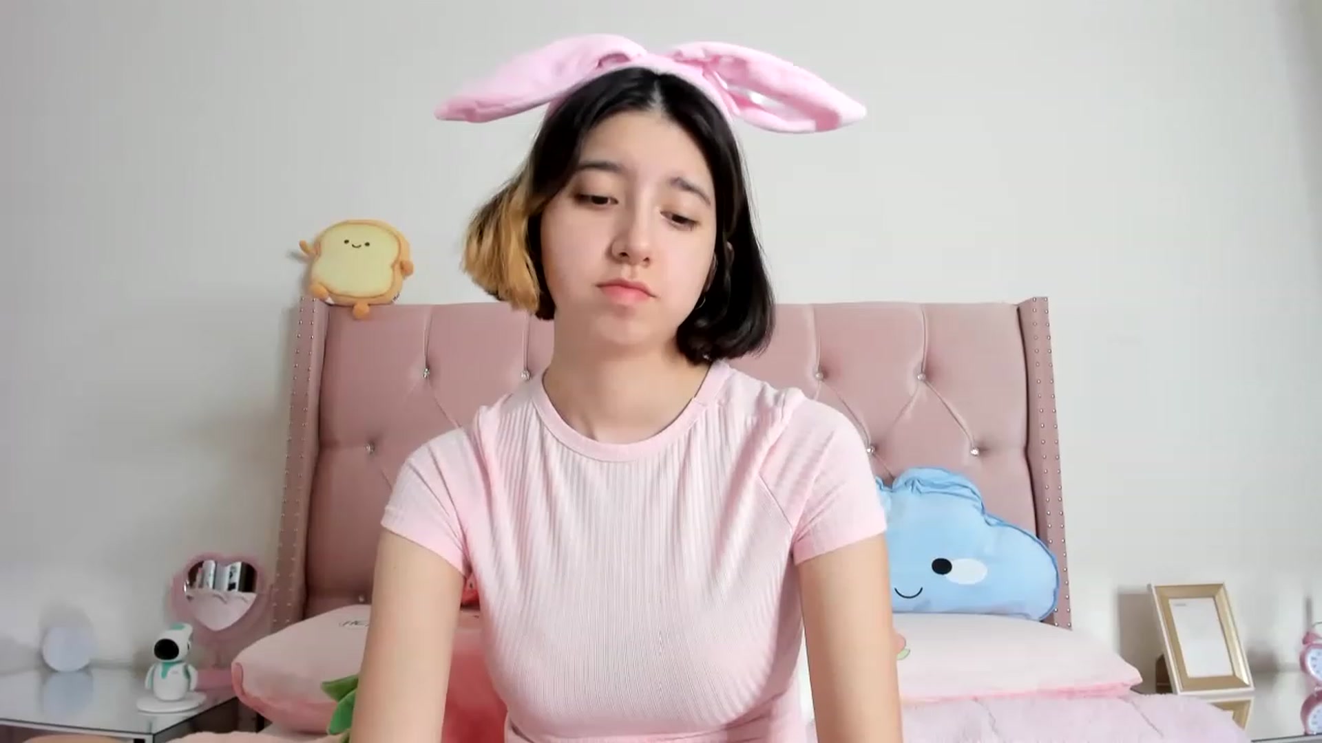 Gallery image thumbnail from Cherrycute666's myfreecams stream on, 01/22/2023, 06:02 image 2 of 20
