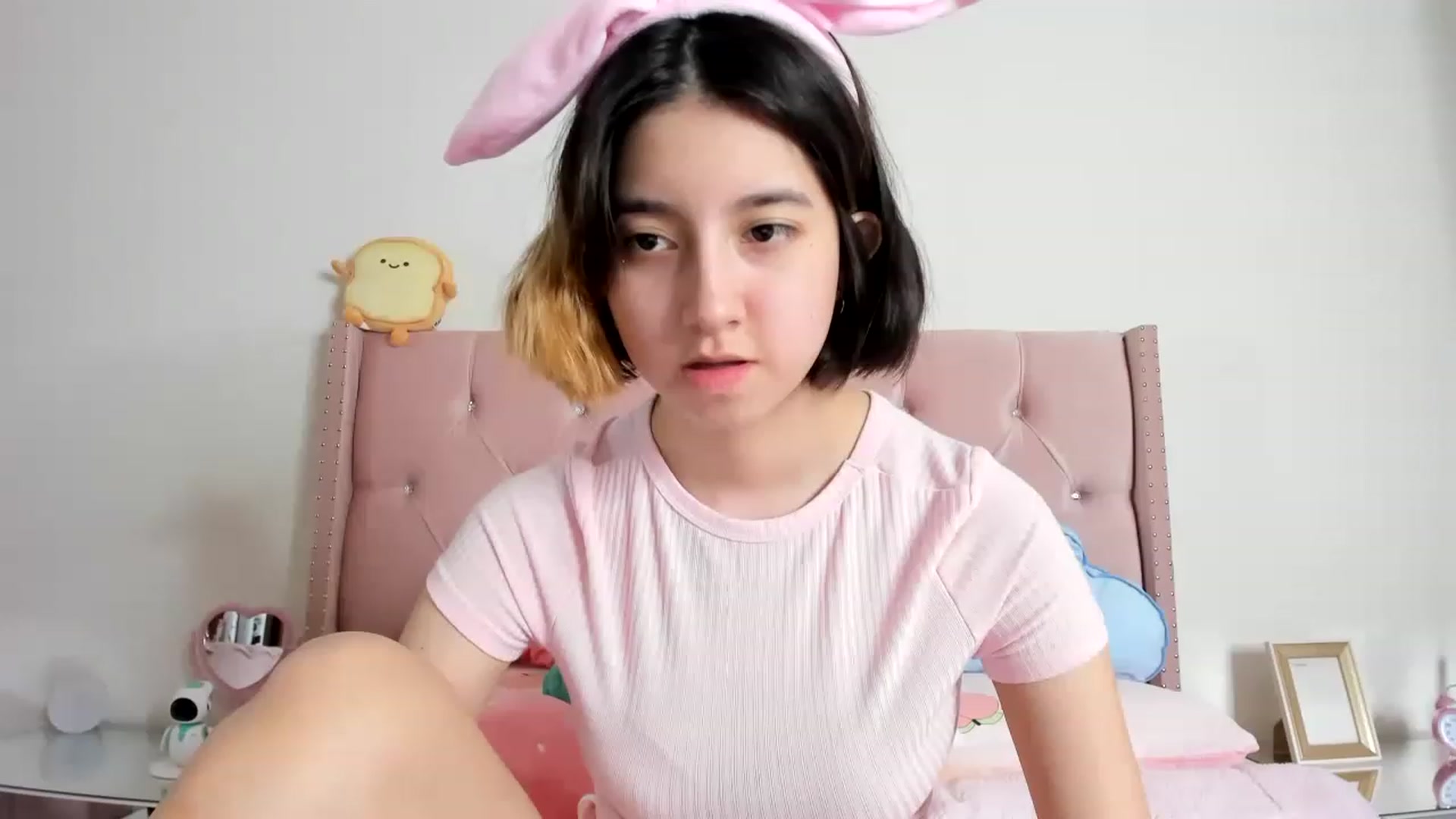 Gallery image thumbnail from Cherrycute666's myfreecams stream on, 01/22/2023, 06:02 image 1 of 20