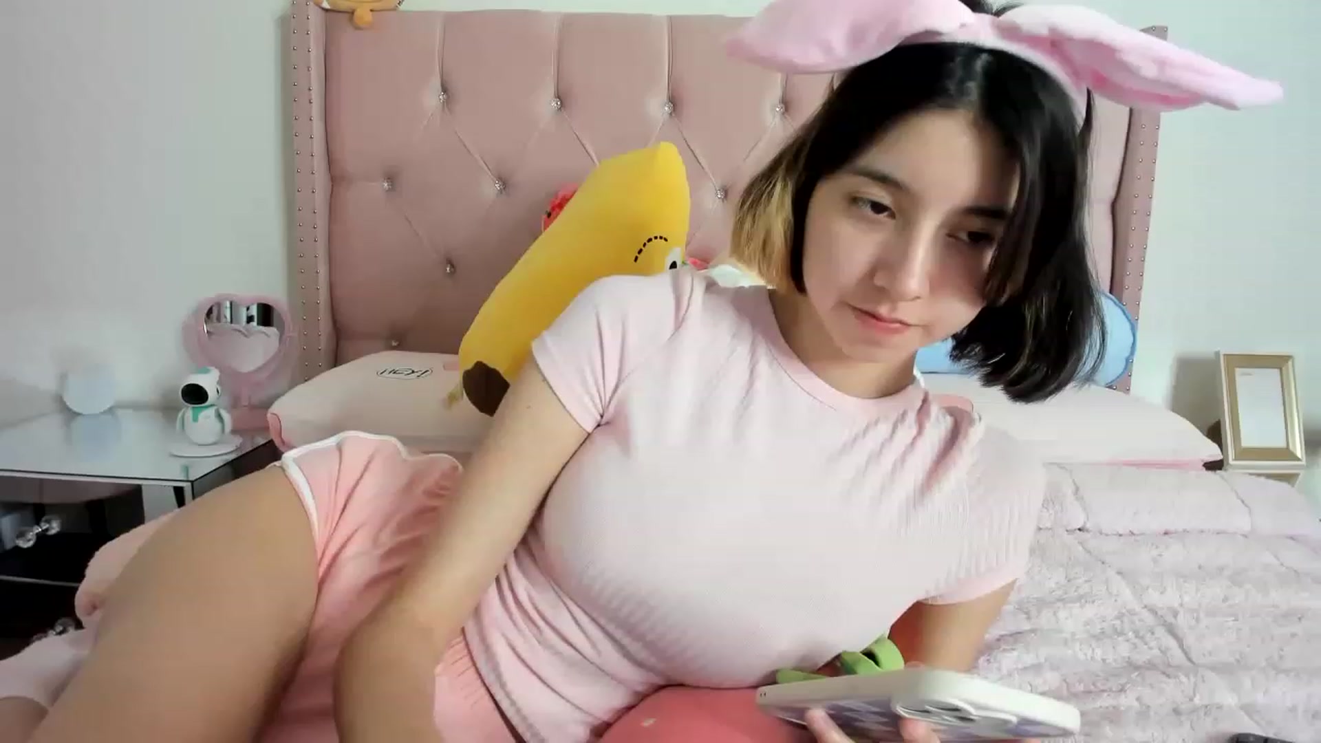Gallery image thumbnail from Cherrycute666's myfreecams stream on, 01/22/2023, 06:02 image 6 of 20