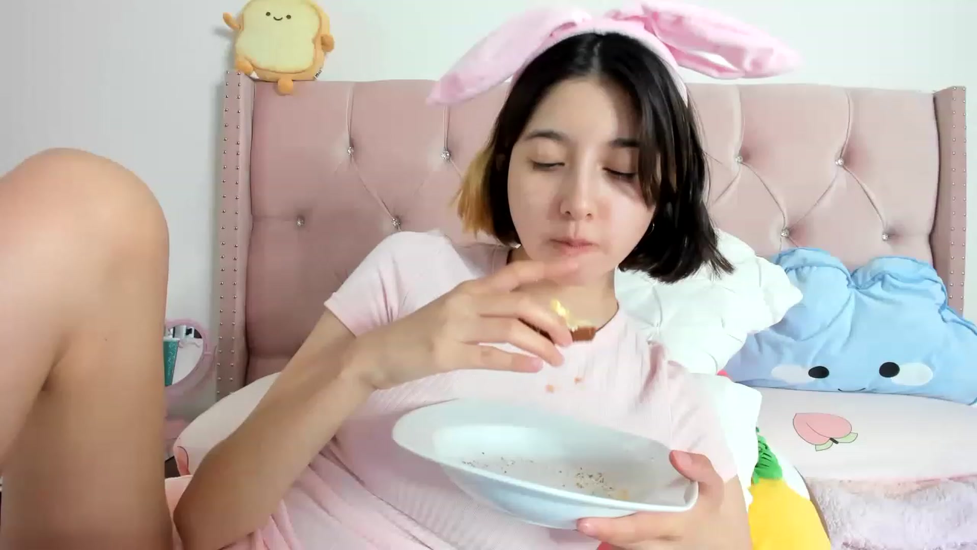 Gallery image thumbnail from Cherrycute666's myfreecams stream on, 01/22/2023, 13:53 image 17 of 20
