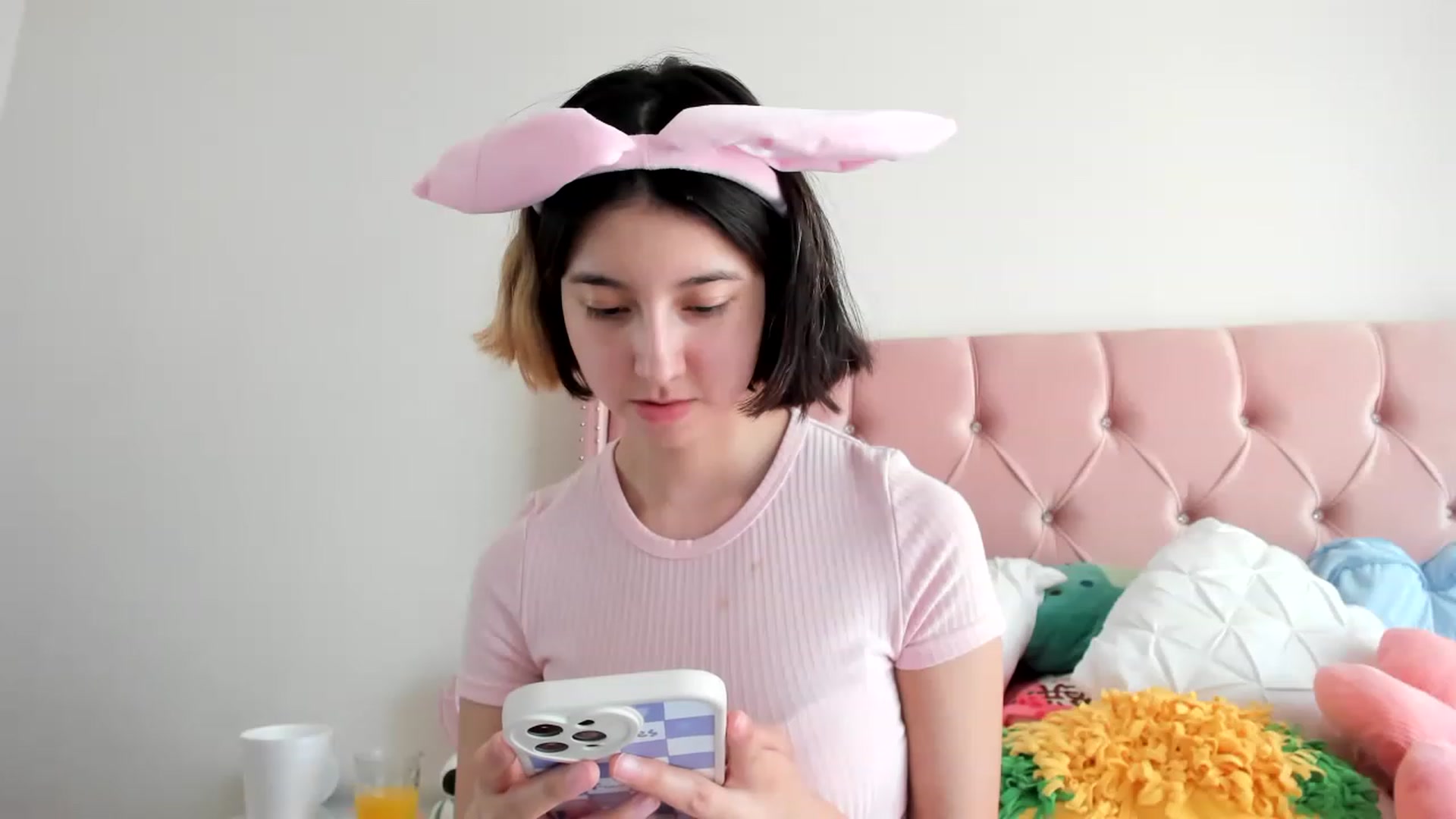Gallery image thumbnail from Cherrycute666's myfreecams stream on, 01/22/2023, 16:57 image 11 of 20
