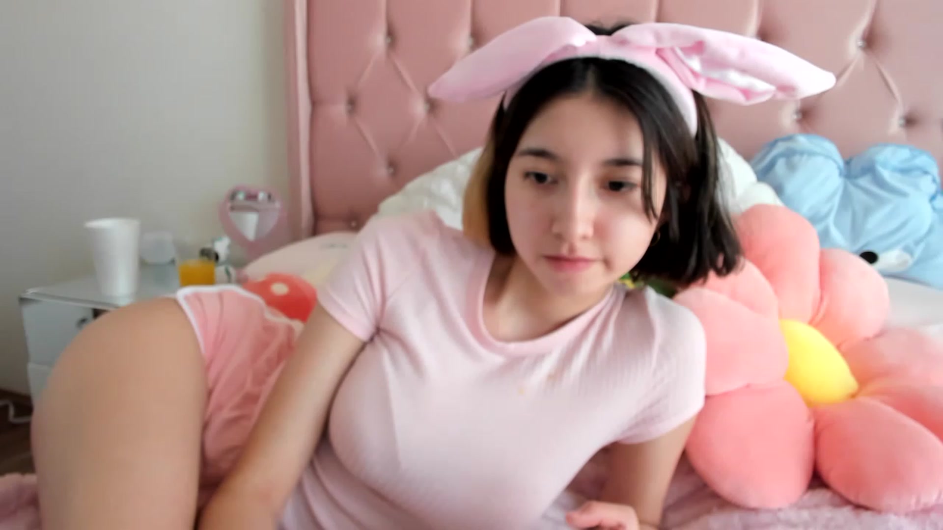 Gallery image thumbnail from Cherrycute666's myfreecams stream on, 01/22/2023, 16:57 image 19 of 20