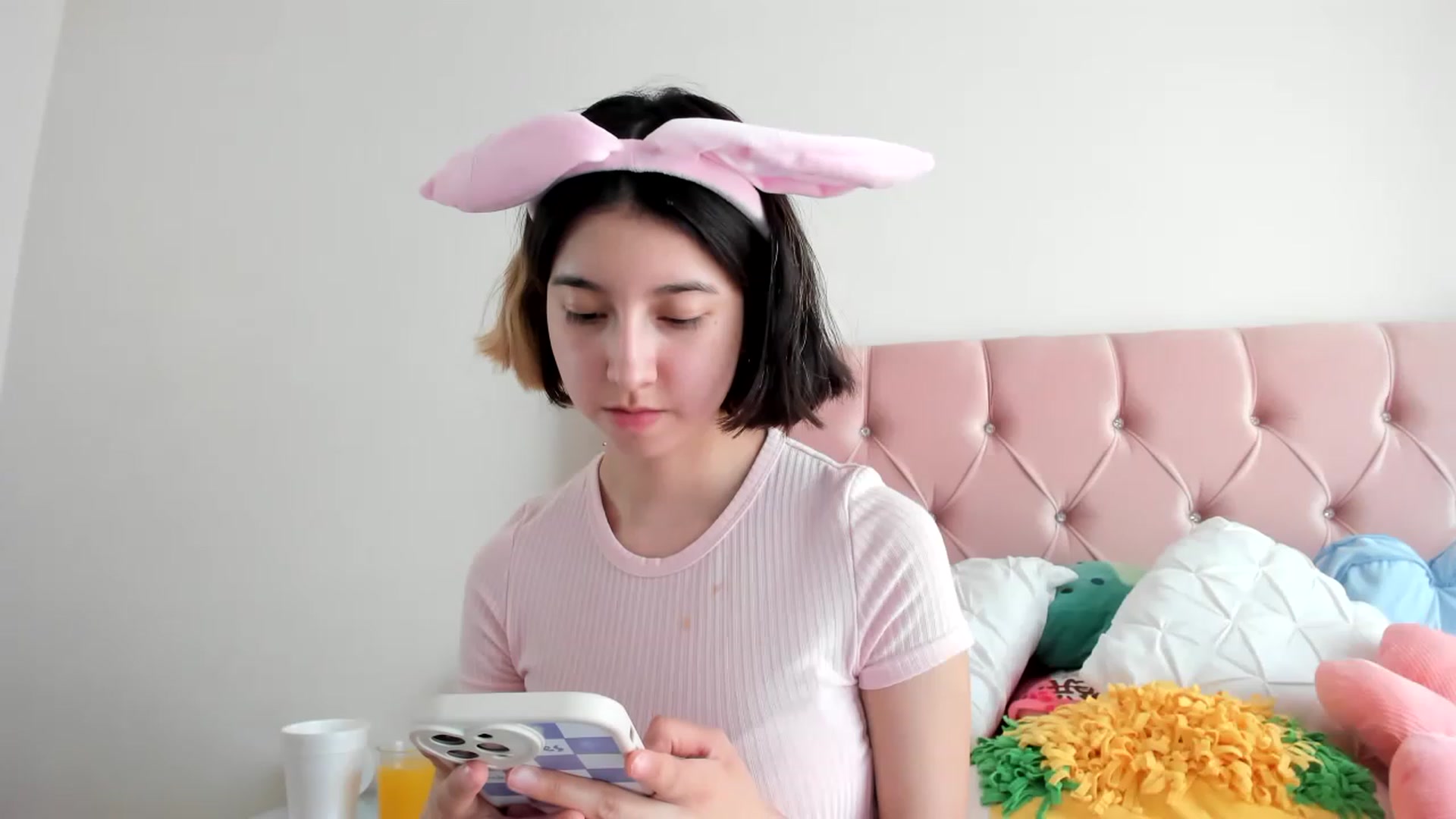 Gallery image thumbnail from Cherrycute666's myfreecams stream on, 01/22/2023, 16:57 image 10 of 20