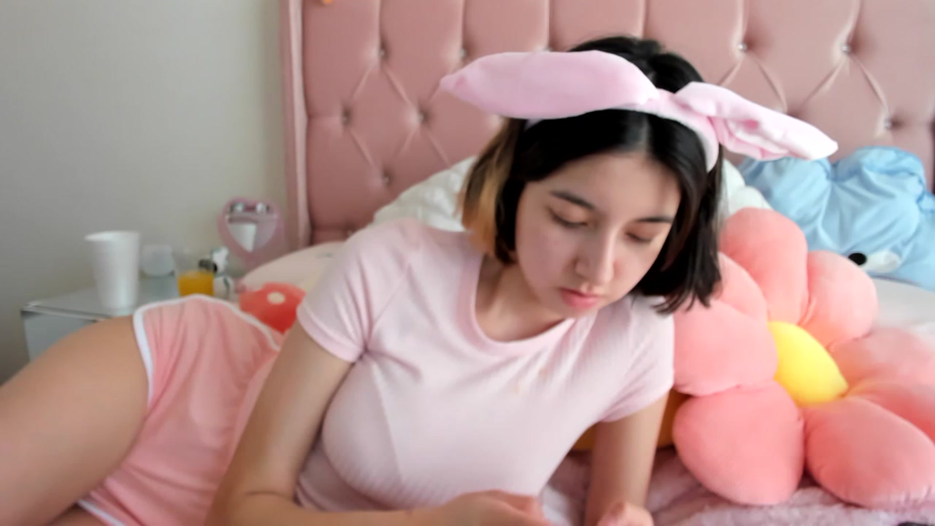 Gallery image thumbnail from Cherrycute666's myfreecams stream on, 01/22/2023, 16:57 image 18 of 20