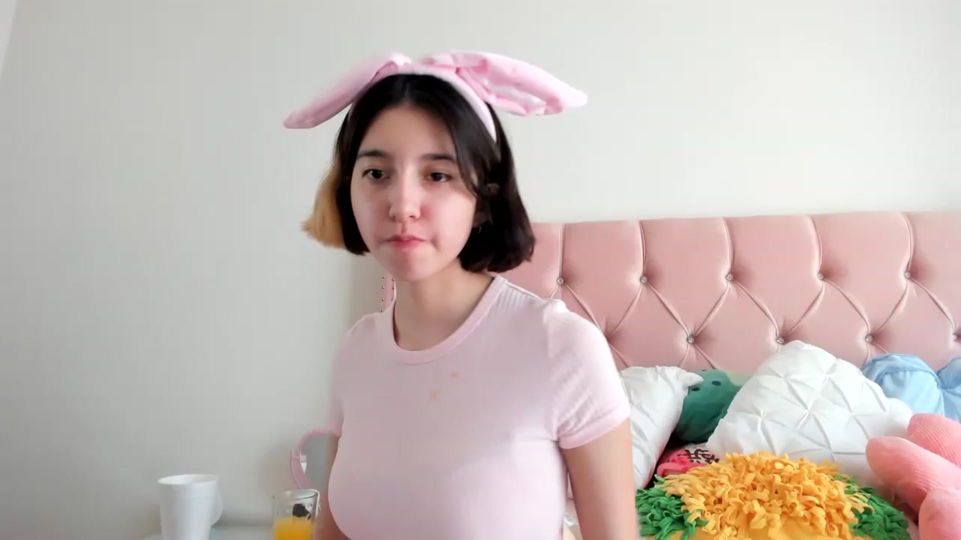 Gallery image thumbnail from Cherrycute666's myfreecams stream on, 01/22/2023, 16:57 image 14 of 20