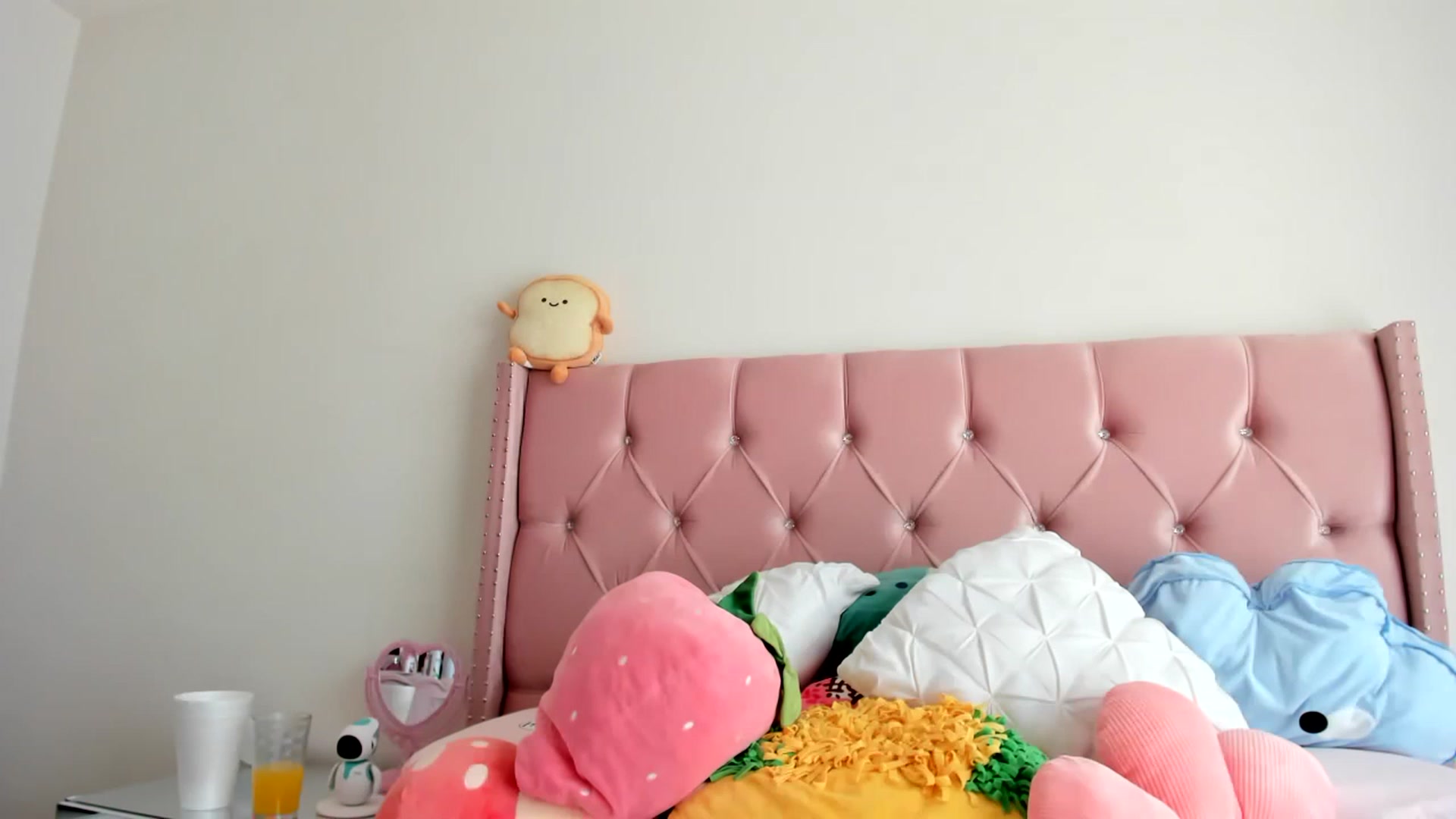 Gallery image thumbnail from Cherrycute666's myfreecams stream on, 01/22/2023, 18:50 image 20 of 20