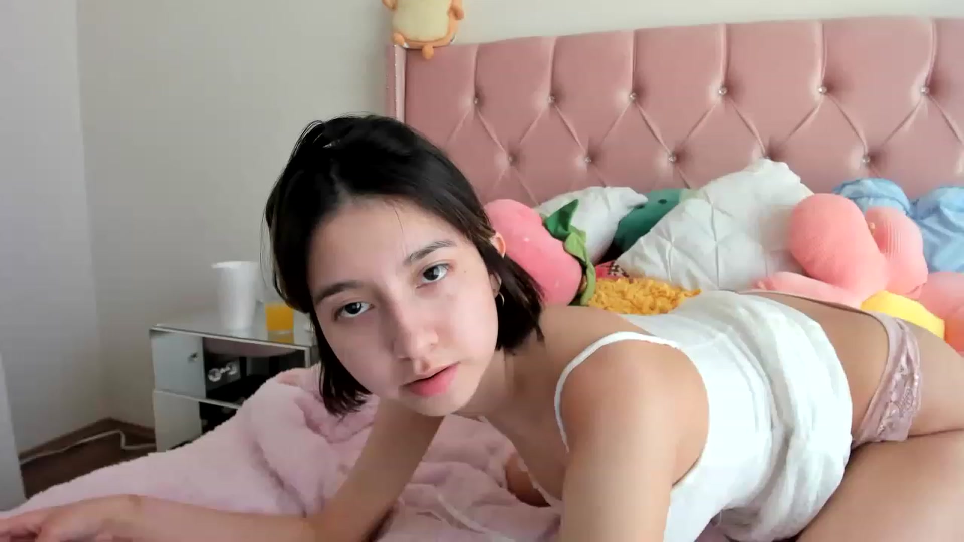 Gallery image thumbnail from Cherrycute666's myfreecams stream on, 01/22/2023, 20:34 image 2 of 20