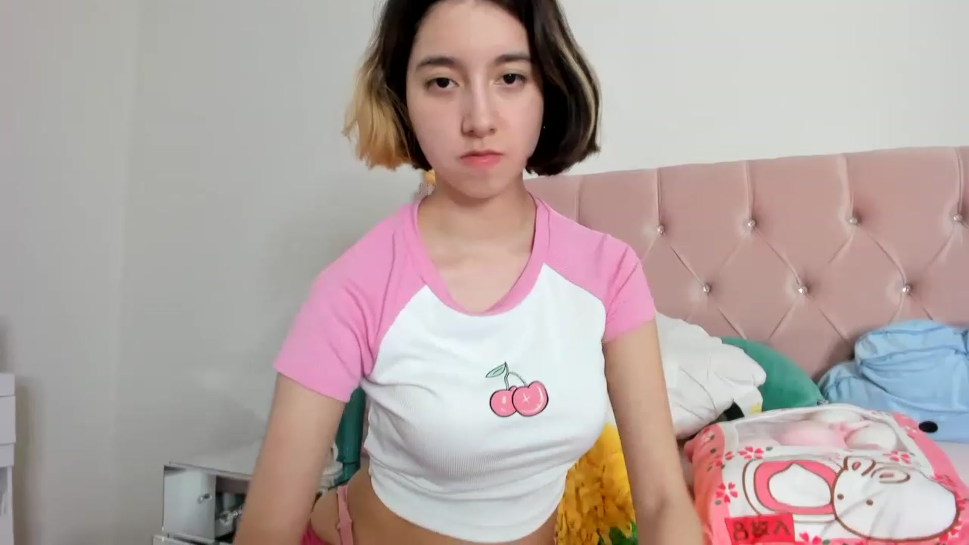 Gallery image thumbnail from Cherrycute666's myfreecams stream on, 01/23/2023, 05:45 image 10 of 20