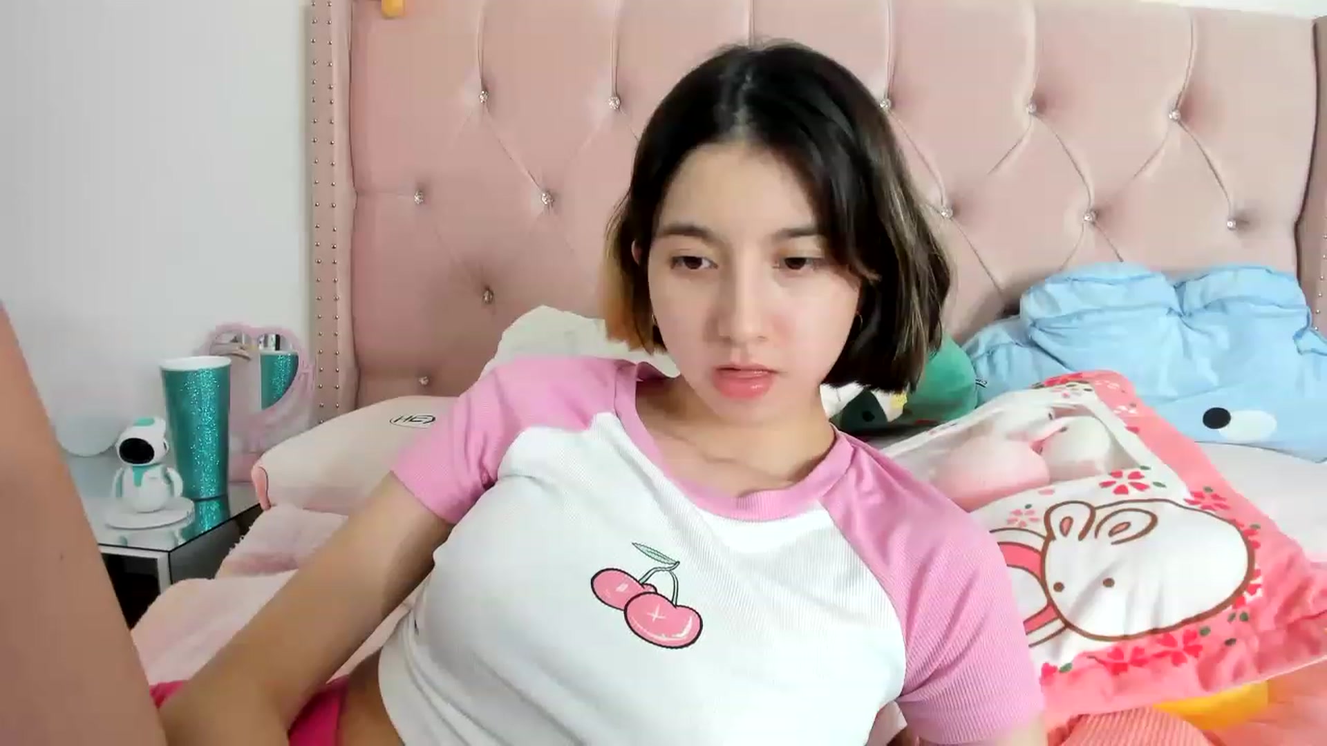 Gallery image thumbnail from Cherrycute666's myfreecams stream on, 01/23/2023, 05:45 image 14 of 20