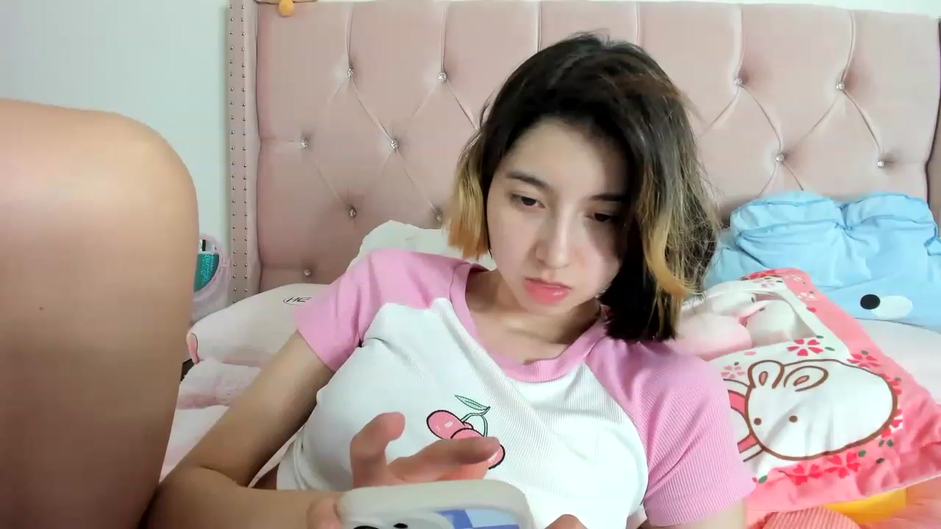 Gallery image thumbnail from Cherrycute666's myfreecams stream on, 01/23/2023, 05:45 image 15 of 20
