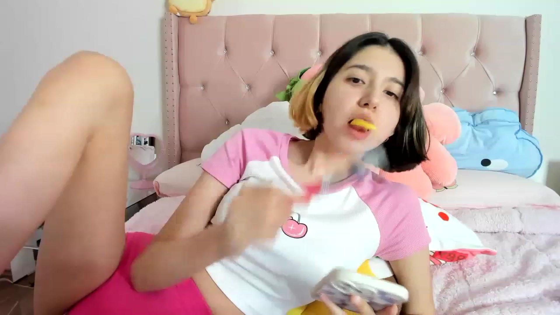 Gallery image thumbnail from Cherrycute666's myfreecams stream on, 01/23/2023, 08:42 image 5 of 20