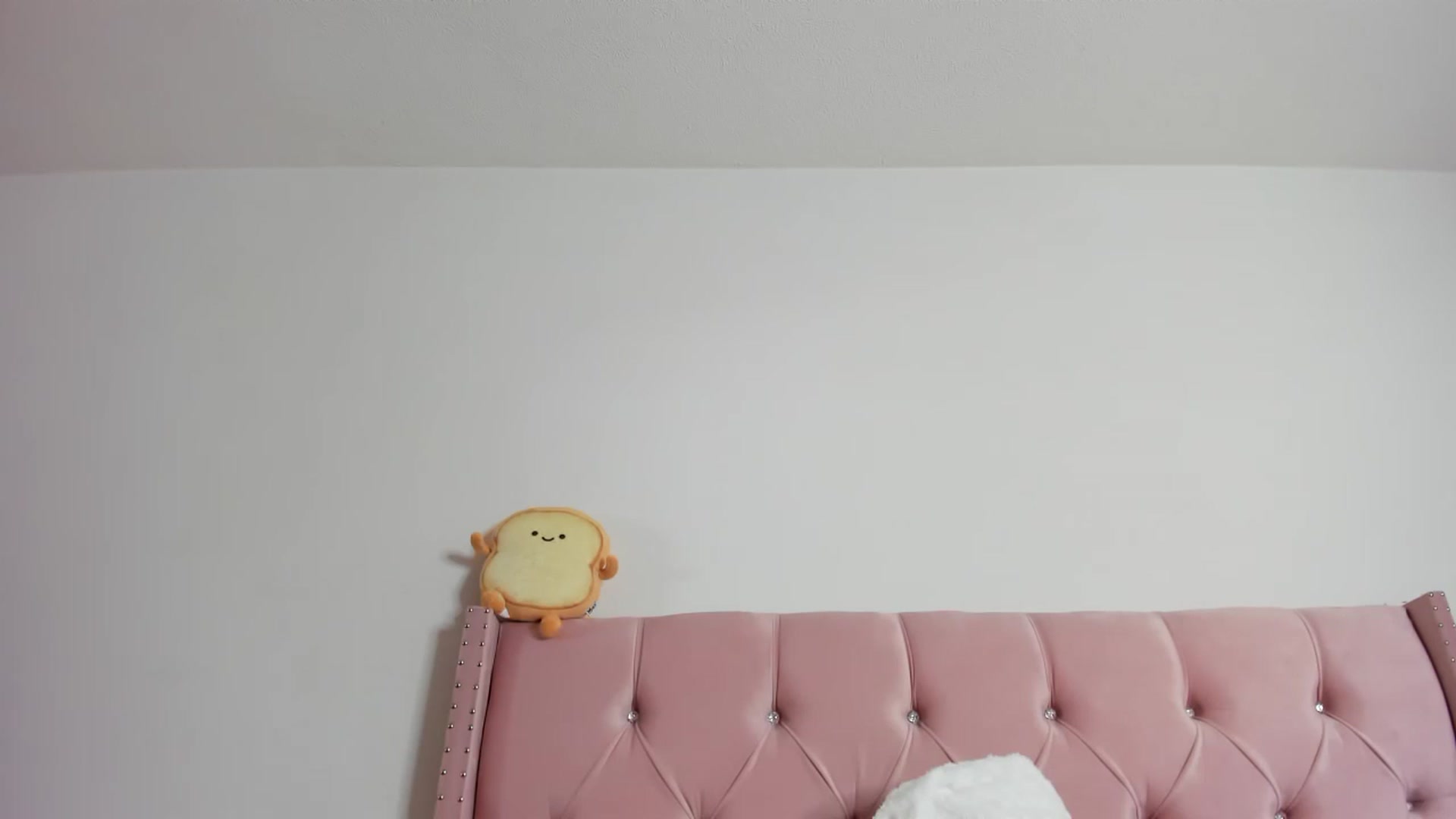 Gallery image thumbnail from Cherrycute666's myfreecams stream on, 01/23/2023, 13:04 image 18 of 20