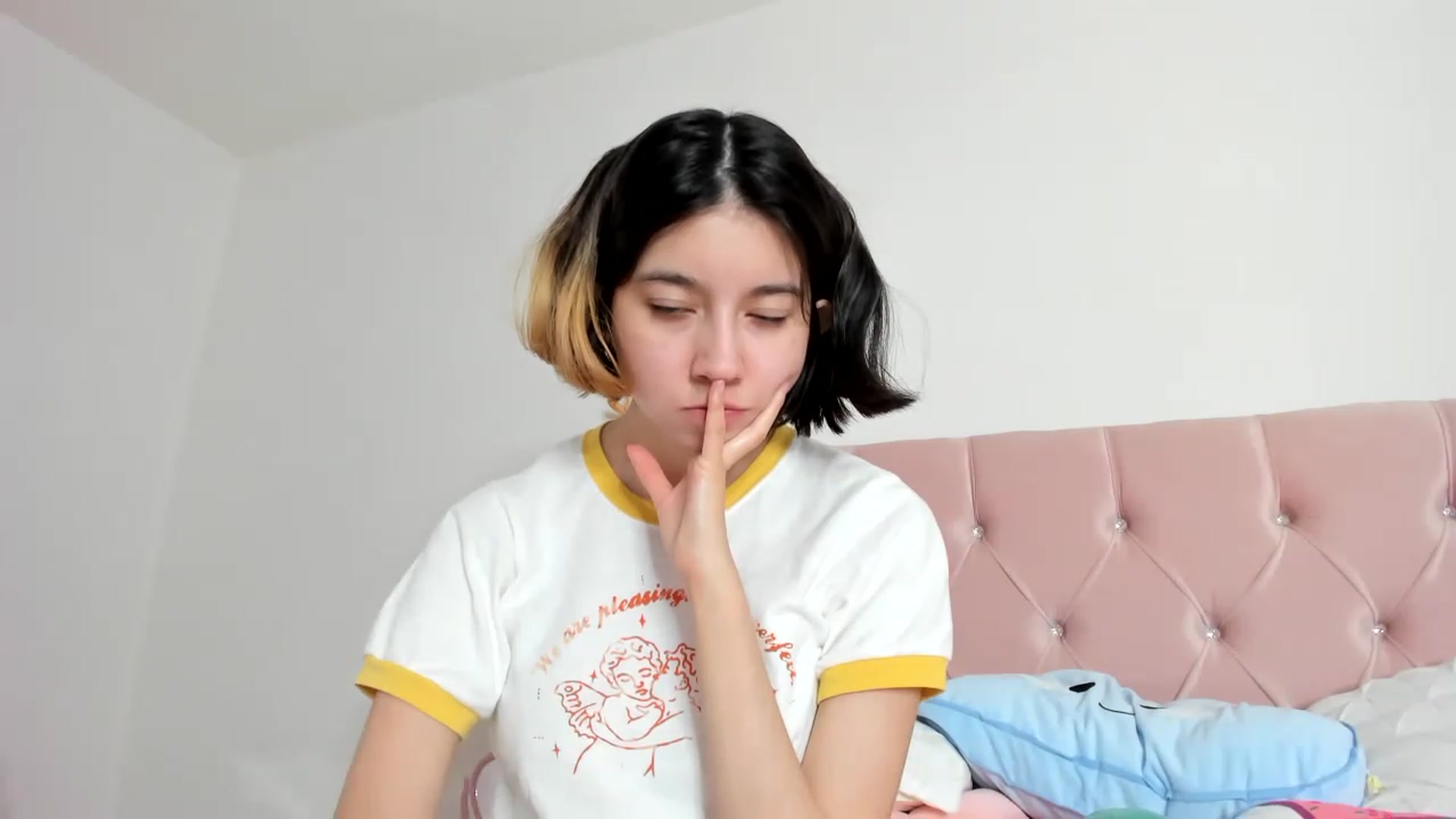 Gallery image thumbnail from Cherrycute666's myfreecams stream on, 01/25/2023, 13:04 image 19 of 20