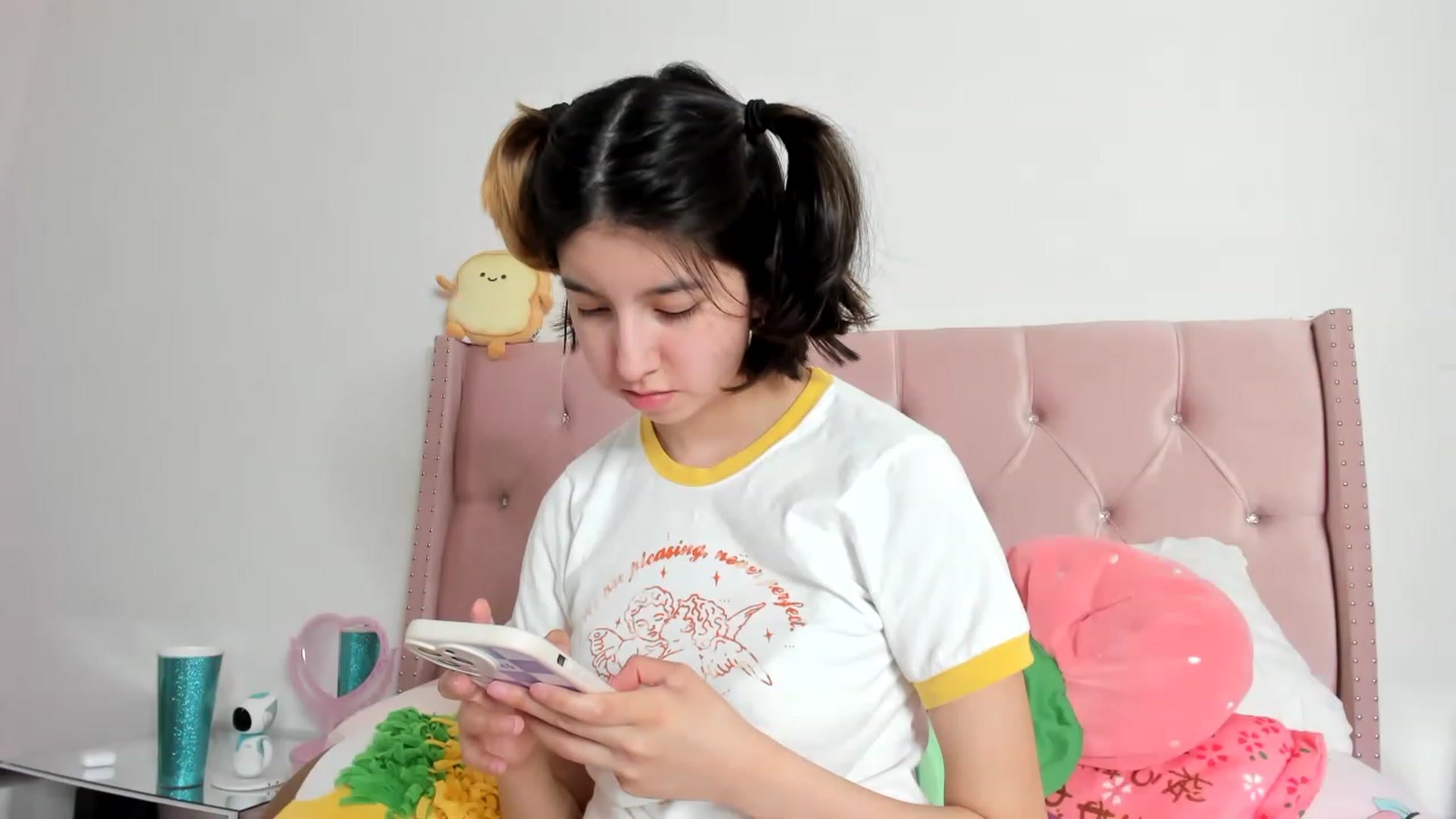 Gallery image thumbnail from Cherrycute666's myfreecams stream on, 01/25/2023, 13:04 image 11 of 20