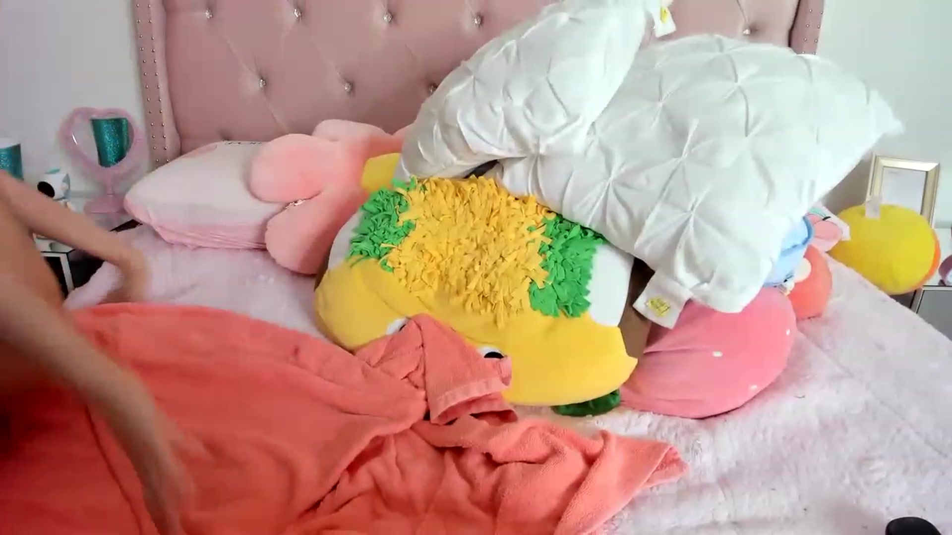 Gallery image thumbnail from Cherrycute666's myfreecams stream on, 01/25/2023, 13:04 image 4 of 20