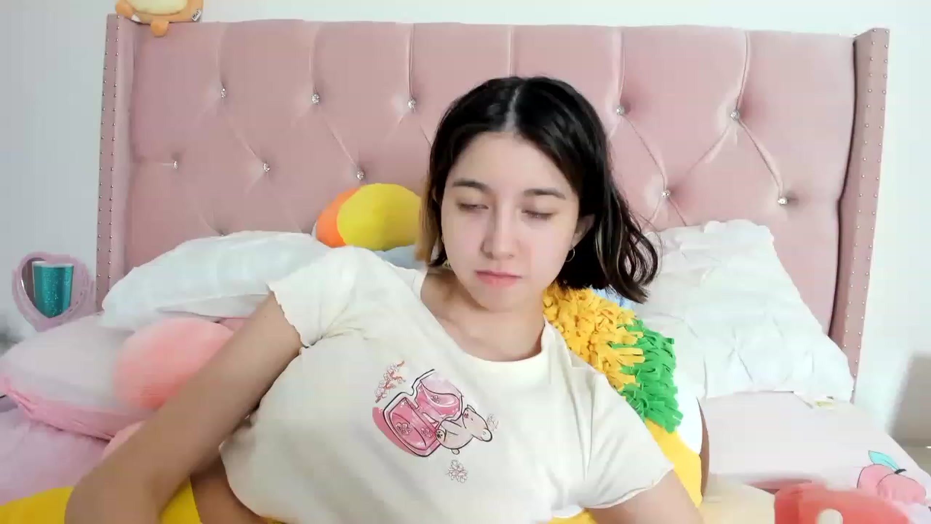 Gallery image thumbnail from Cherrycute666's myfreecams stream on, 01/25/2023, 18:01 image 16 of 20