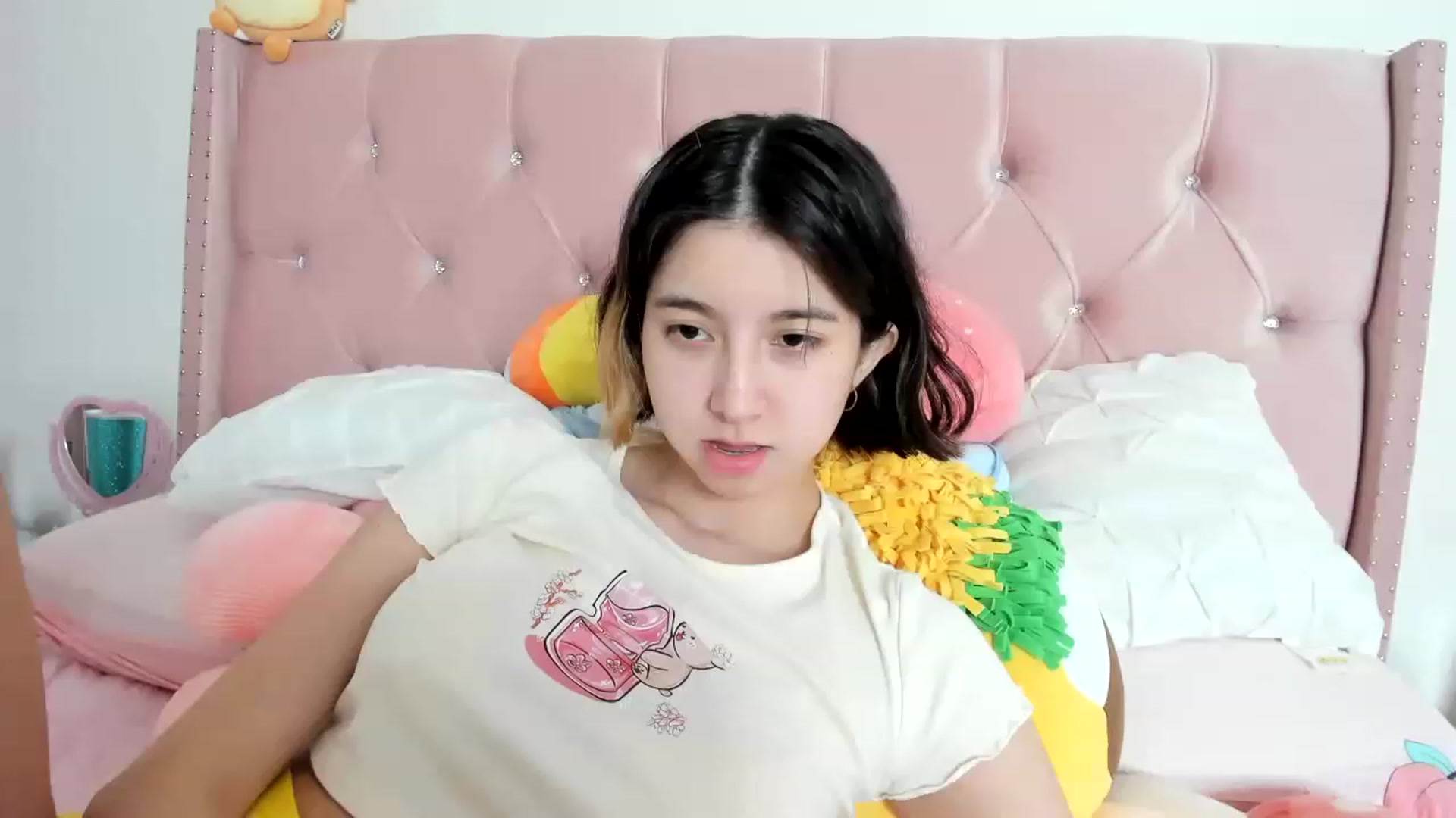Gallery image thumbnail from Cherrycute666's myfreecams stream on, 01/25/2023, 18:01 image 20 of 20