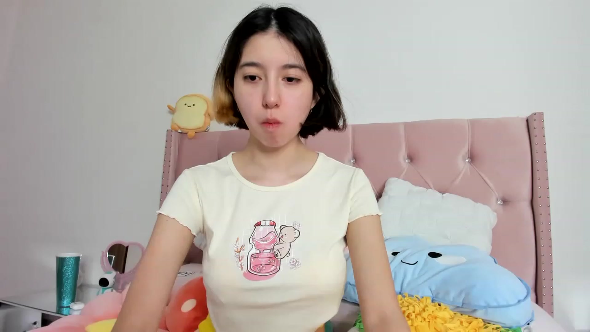 Gallery image thumbnail from Cherrycute666's myfreecams stream on, 01/26/2023, 03:49 image 10 of 20