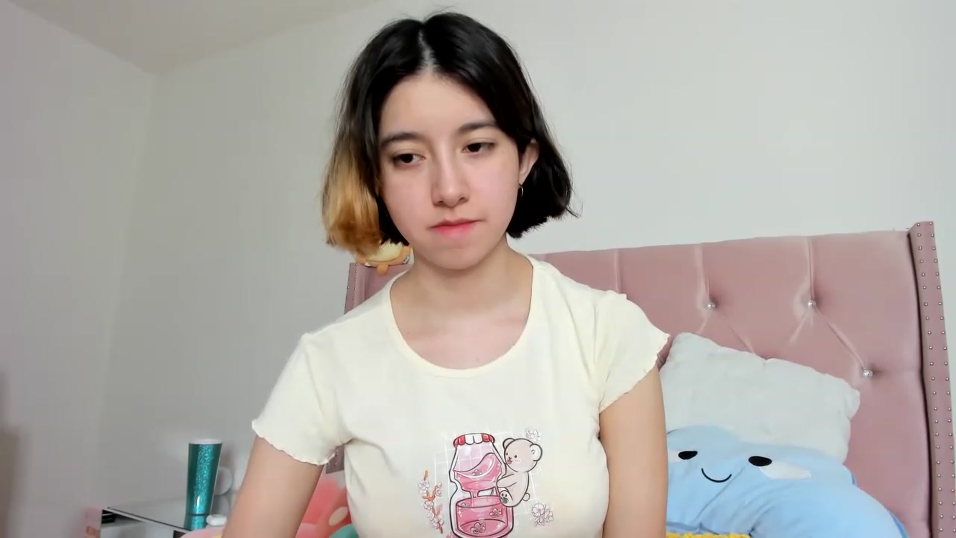 Gallery image thumbnail from Cherrycute666's myfreecams stream on, 01/26/2023, 03:49 image 18 of 20