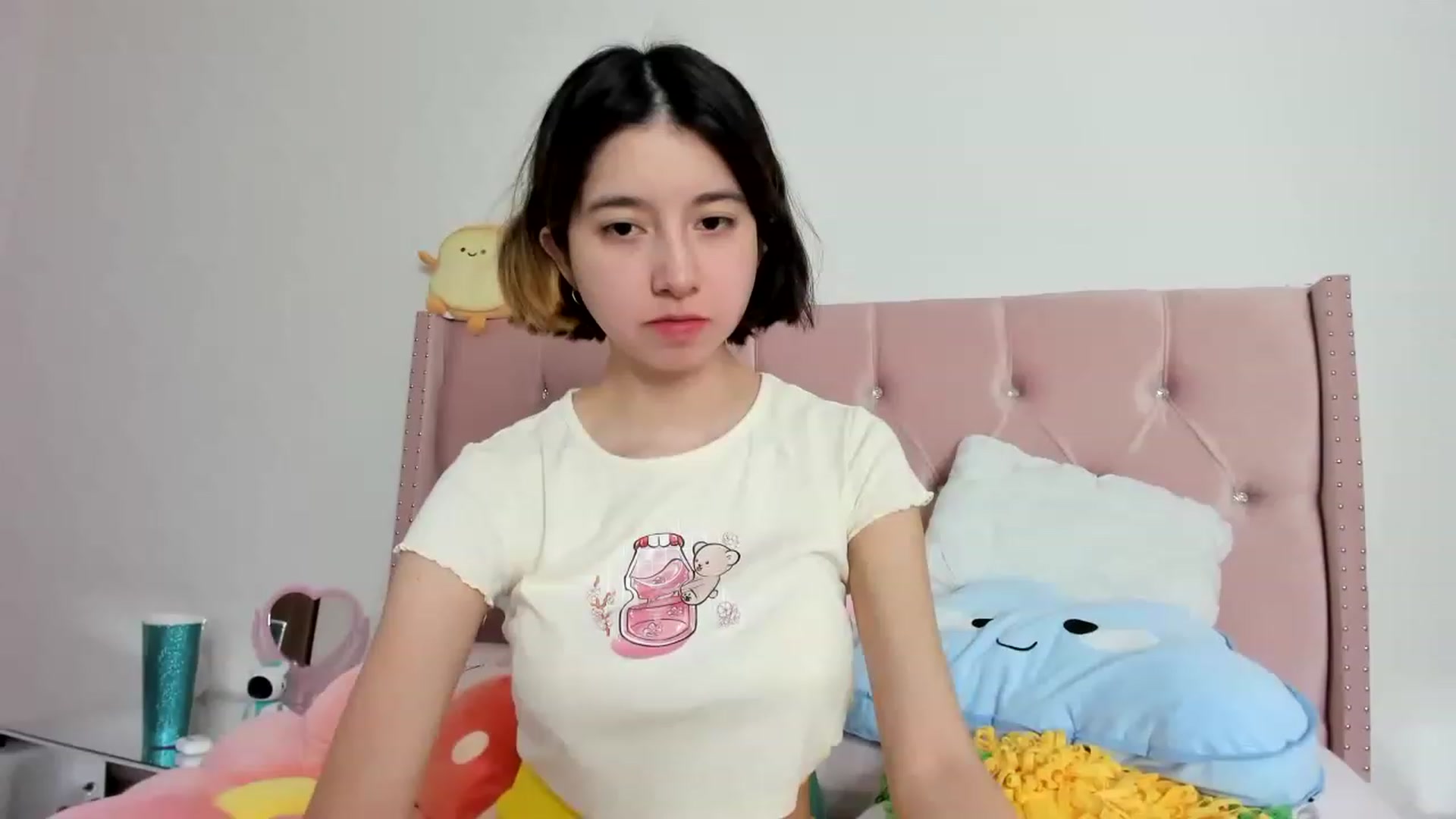 Gallery image thumbnail from Cherrycute666's myfreecams stream on, 01/26/2023, 03:49 image 11 of 20