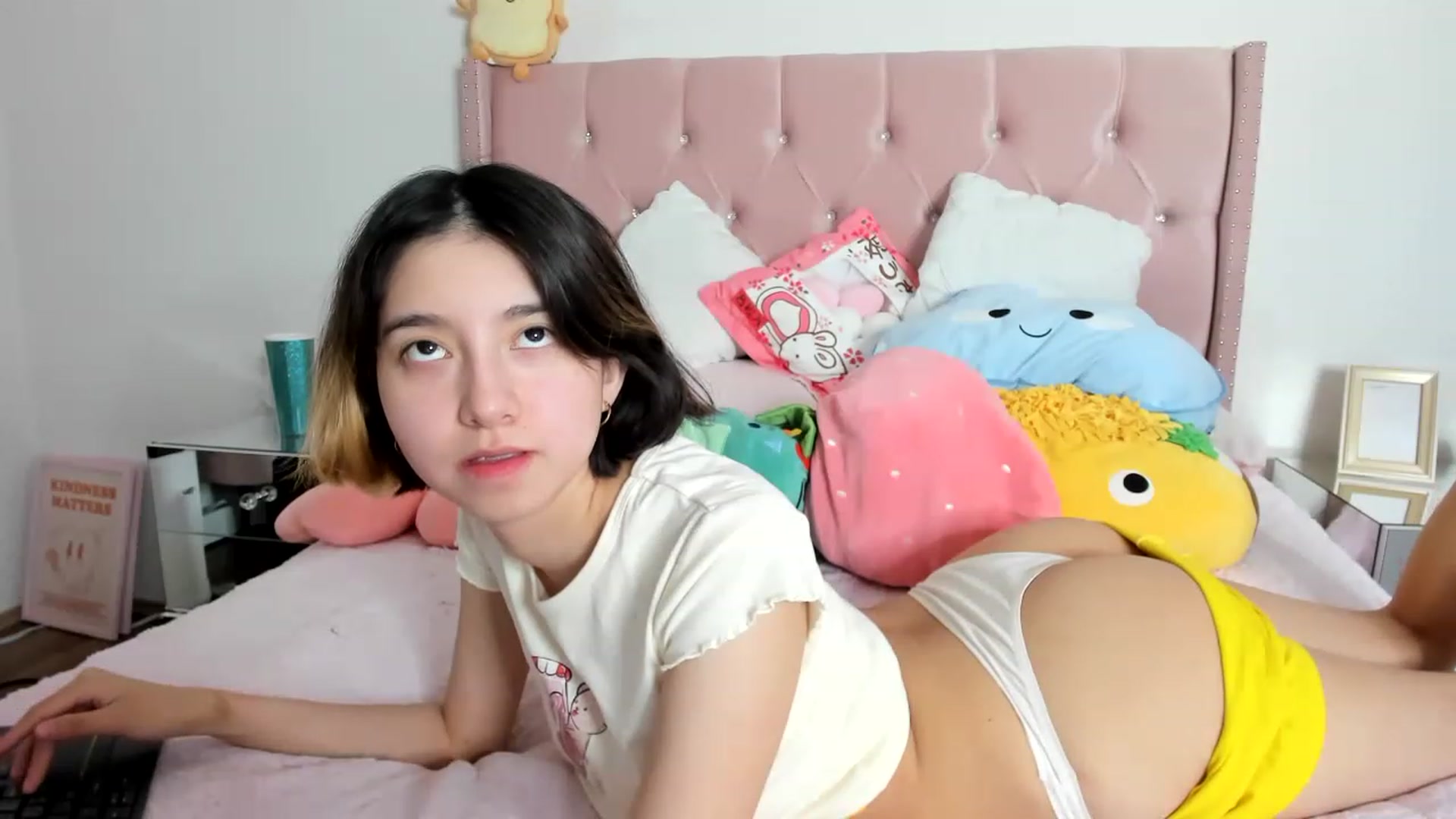Gallery image thumbnail from Cherrycute666's myfreecams stream on, 01/26/2023, 03:49 image 19 of 20