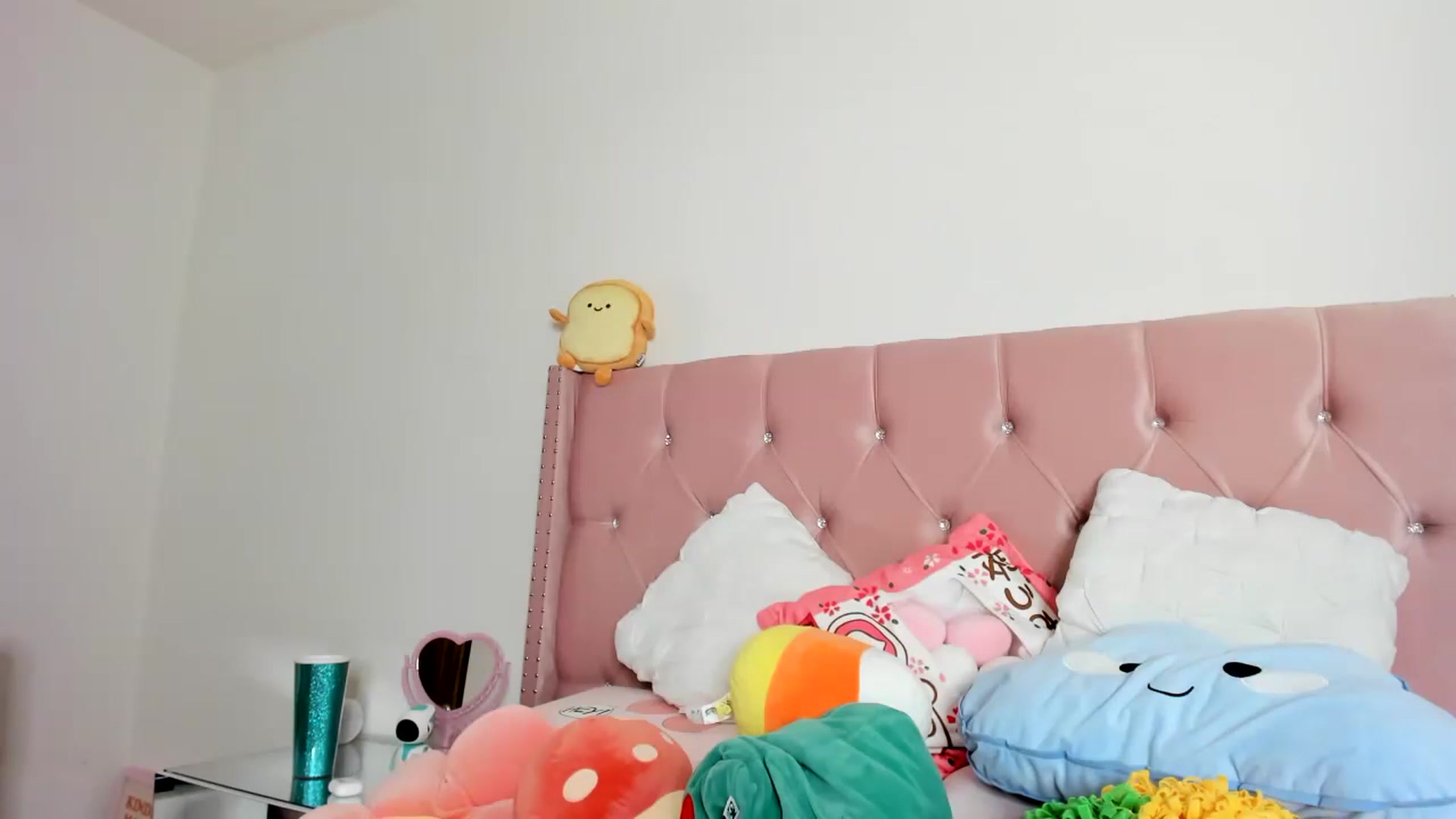 Gallery image thumbnail from Cherrycute666's myfreecams stream on, 01/26/2023, 03:49 image 13 of 20