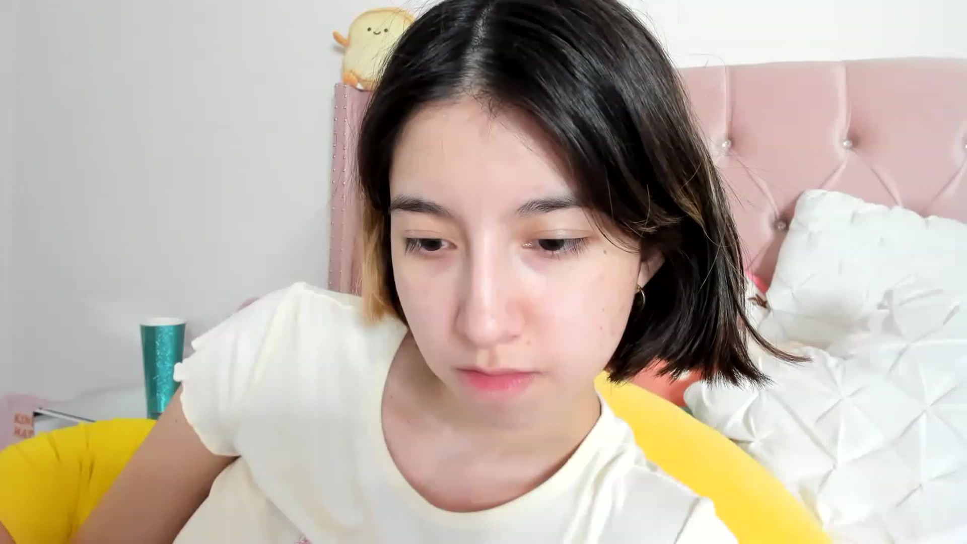 Gallery image thumbnail from Cherrycute666's myfreecams stream on, 01/26/2023, 13:40 image 13 of 20